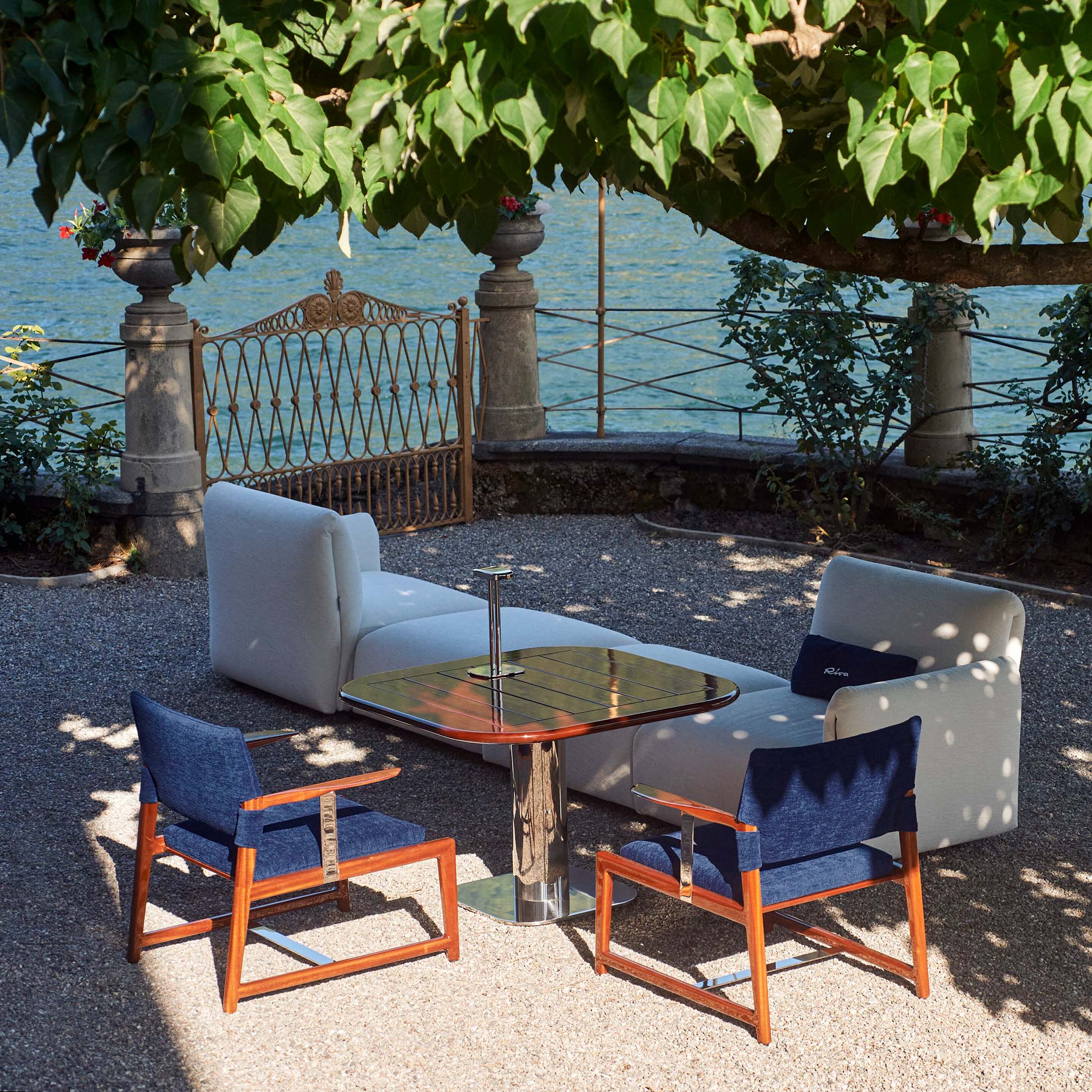 Mobile / EXTETA x RIVA Armchair