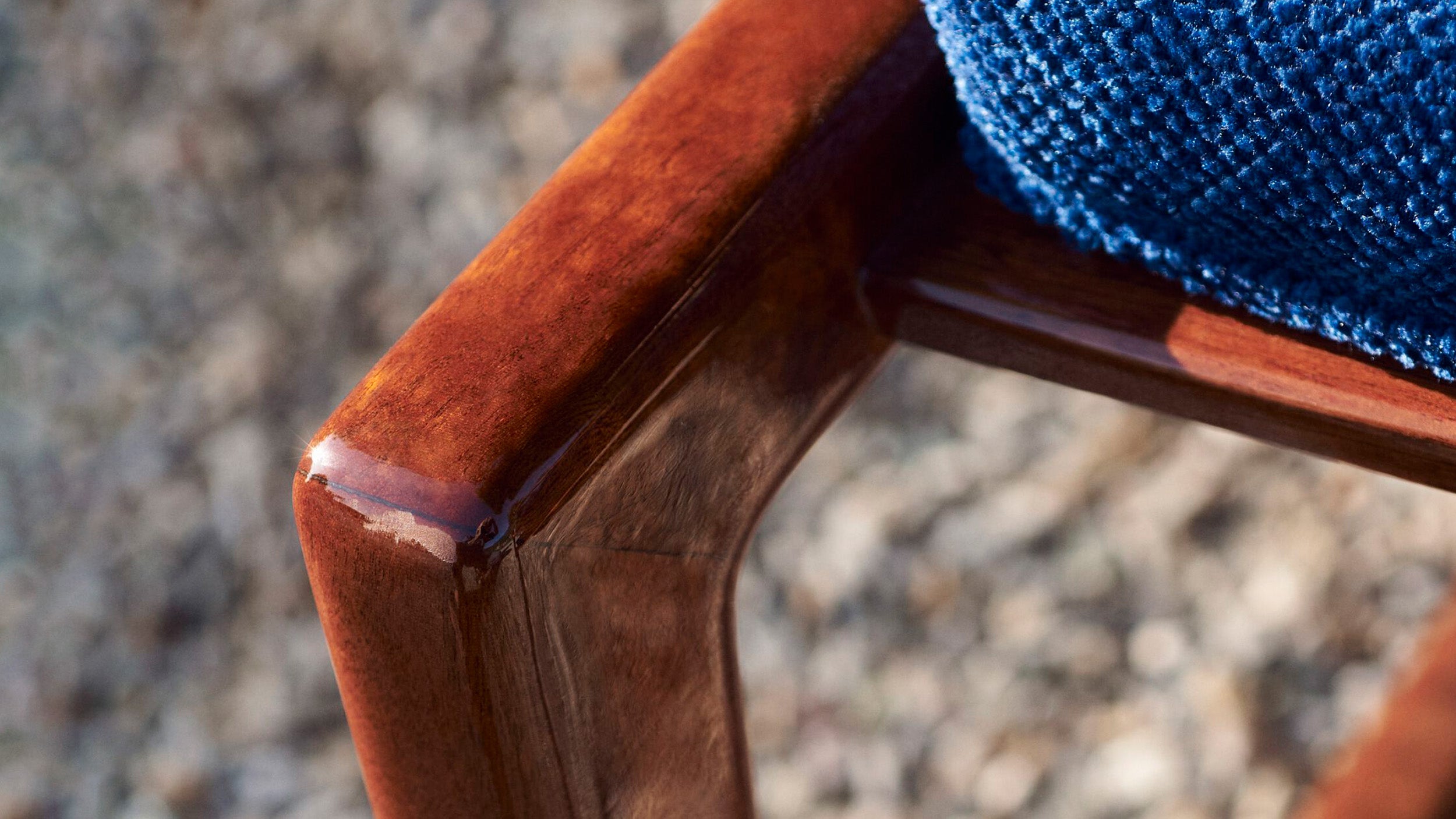 Desktop / EXTETA x RIVA Armchair