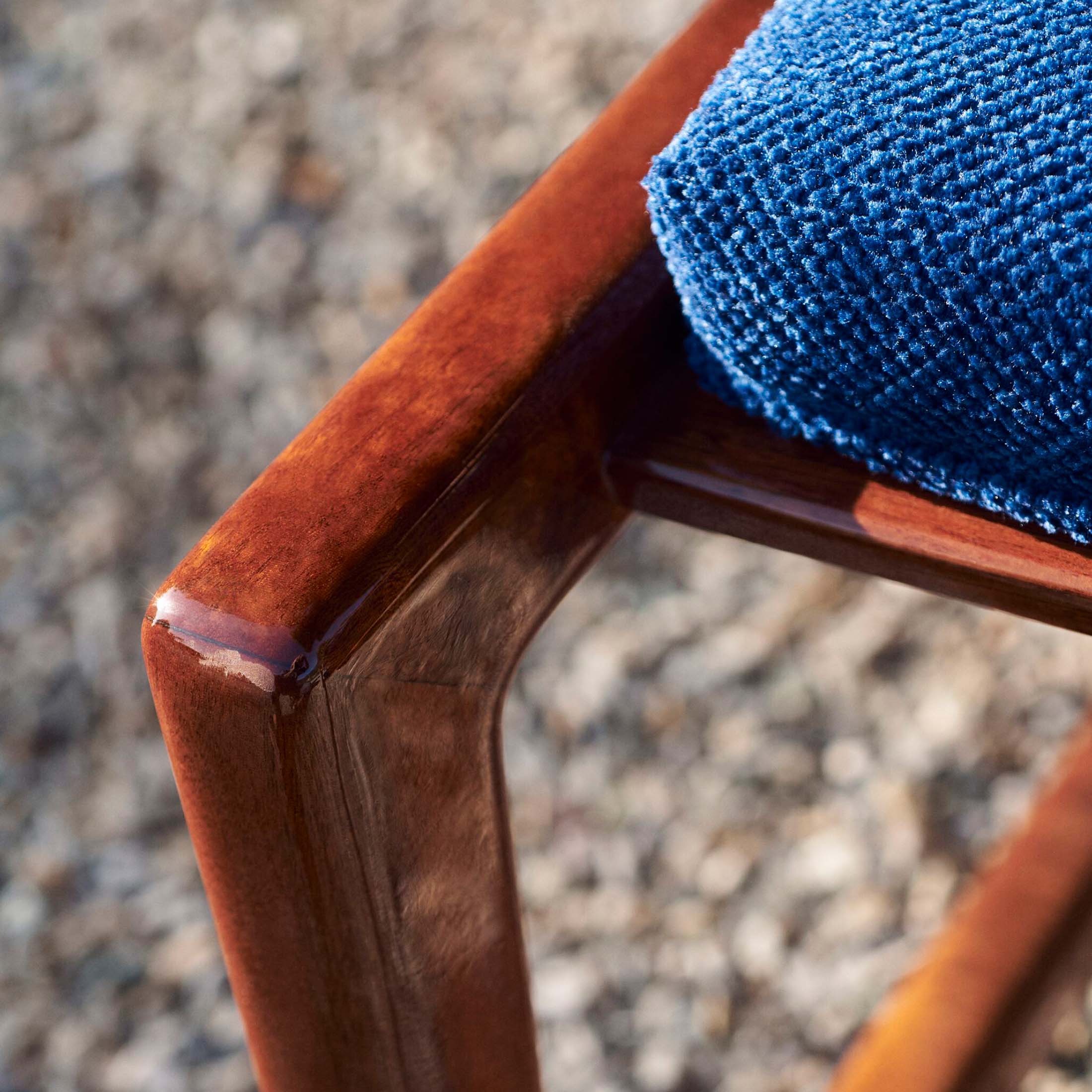 Mobile / EXTETA x RIVA Armchair