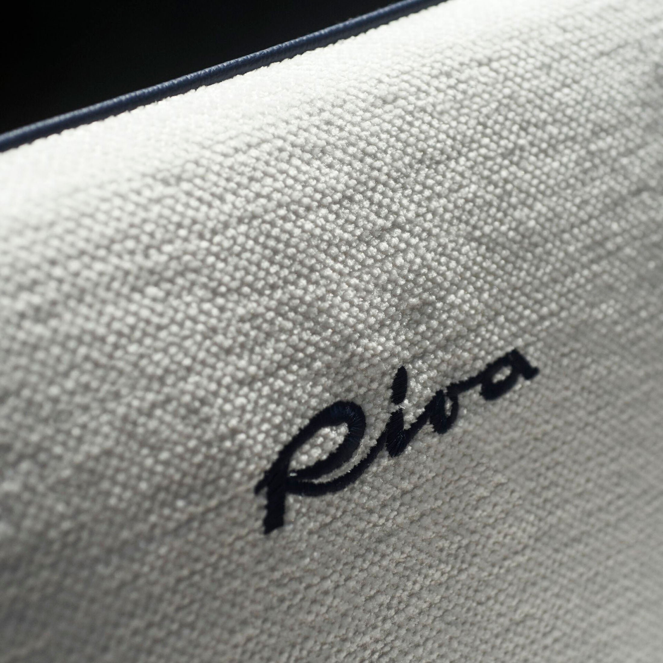 Mobile / EXTETA x RIVA Chair