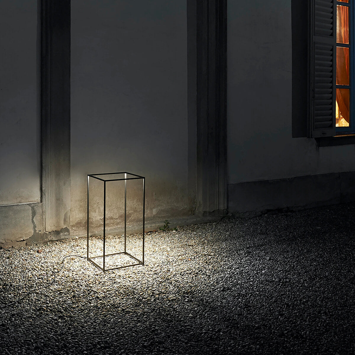 Mobile / WhiteMenu / Ipnos Floor Lamp, designed by Nicoletta Rossi and Guido Bianche made by Flos
