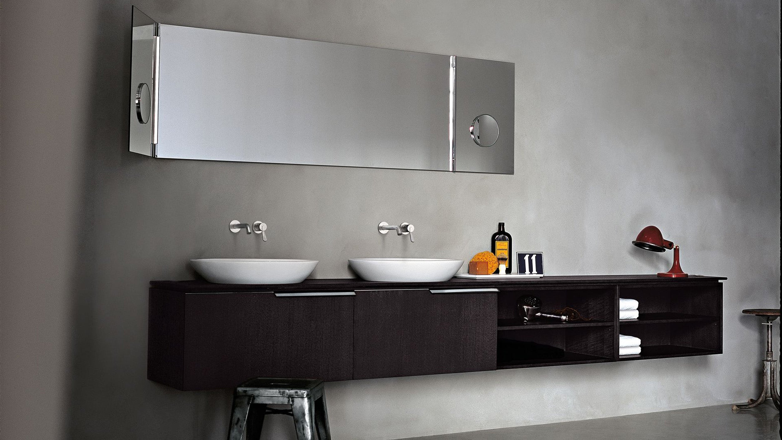Desktop / Flat X, designed by Benedini Associati for Agape