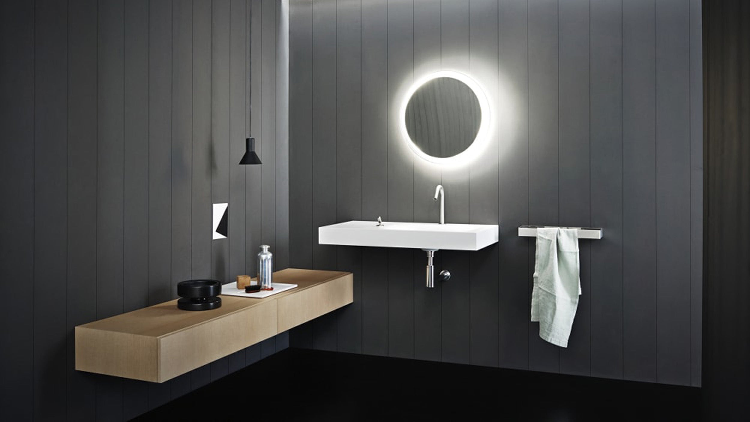 Desktop / Flat X, designed by Benedini Associati for Agape
