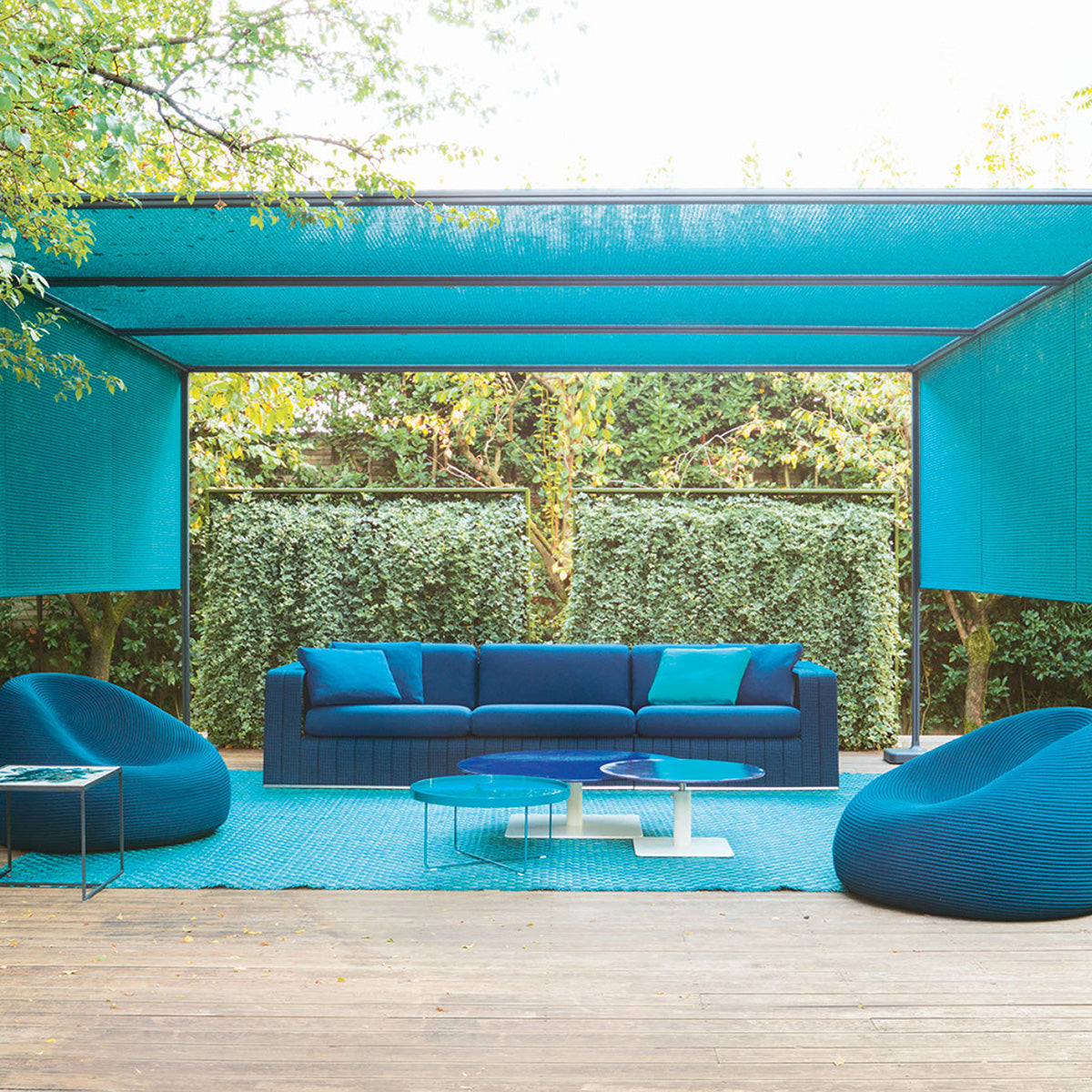 Mobile / Frame Outdoor Sofa, designed by Francesco Rota for Paola Lenti