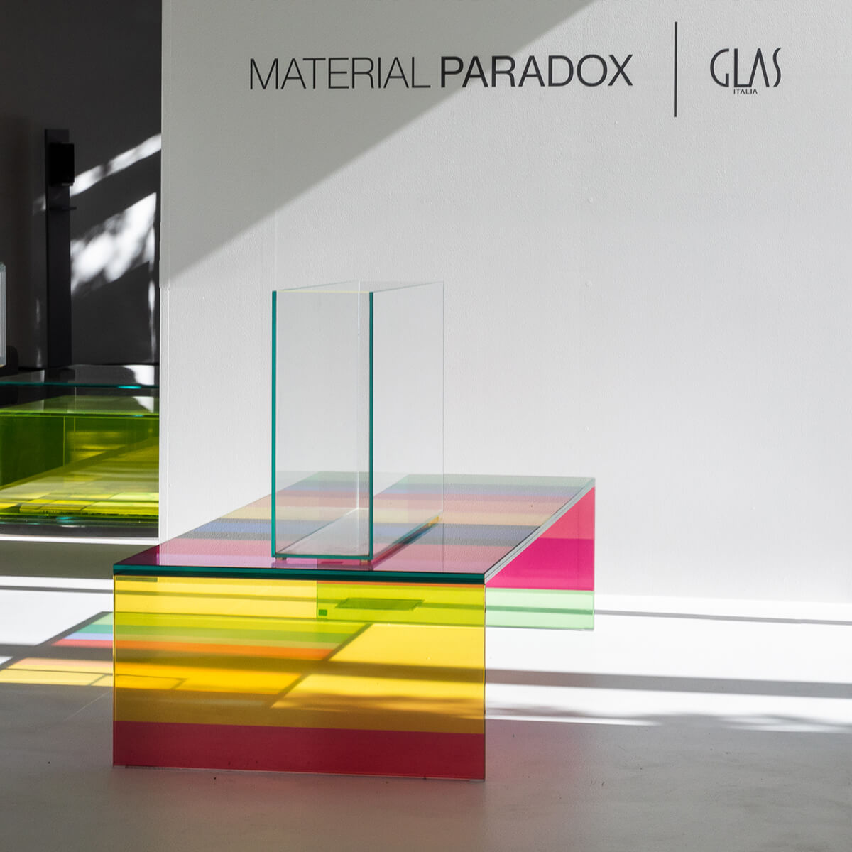 Mobile / BlackMenu / The Dark Side of the Moon Table, Designed by Piero Lissoni