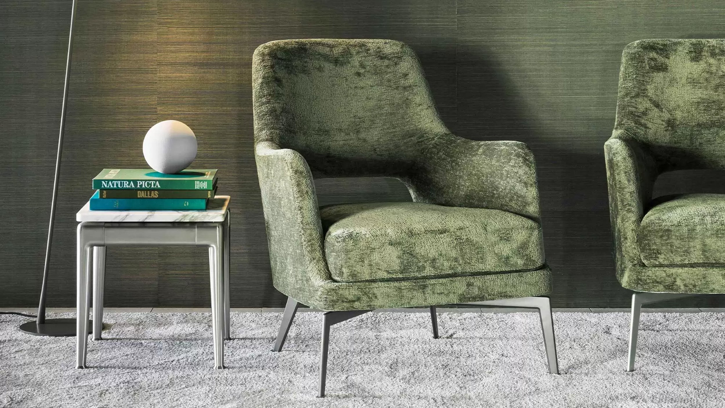 Desktop / Gatsby Armchair, designed by Antonio Citterio for Flexform