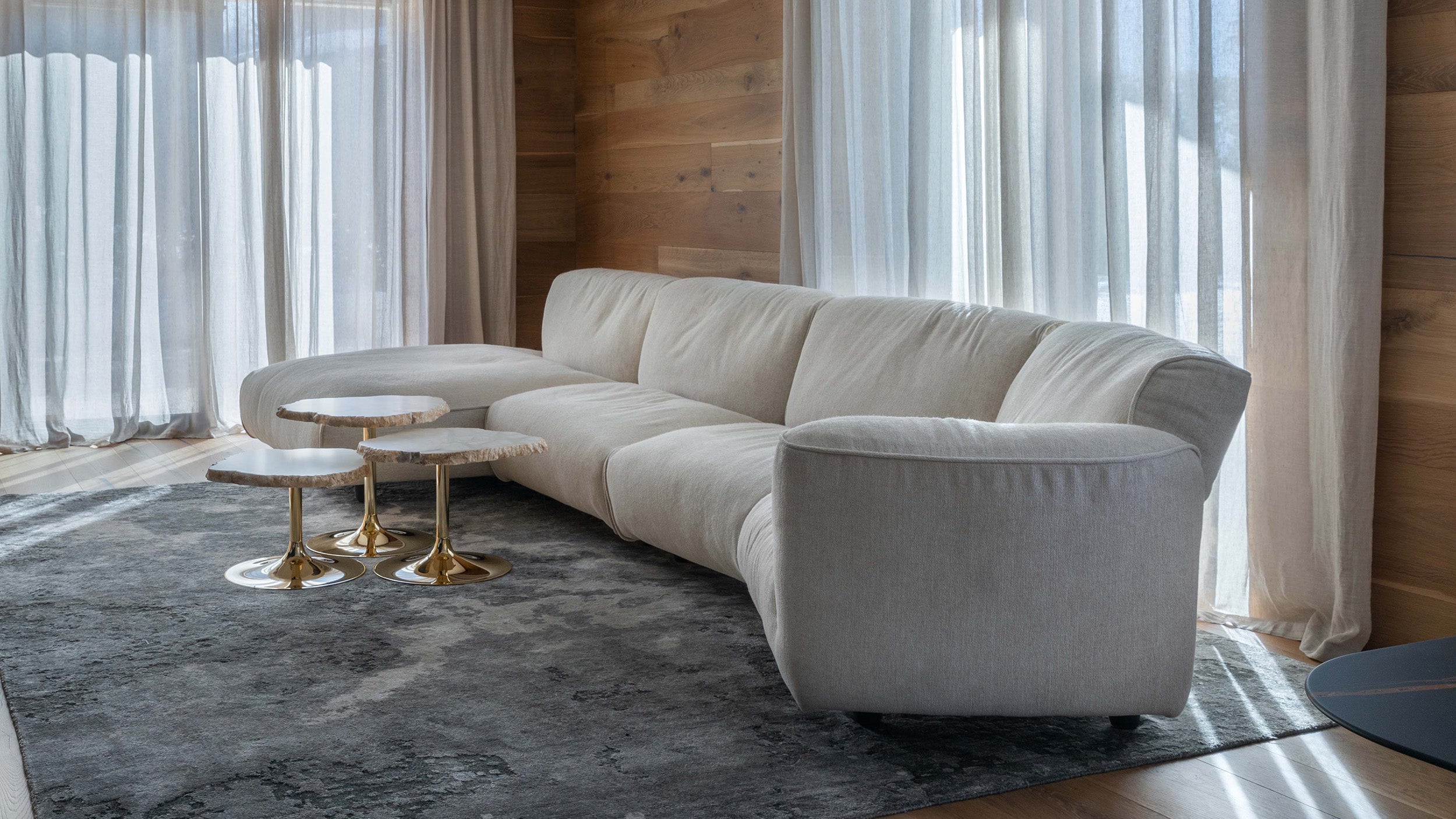 Desktop / Grande Soffice Sofa, designed by Francesco Binfare for Edra