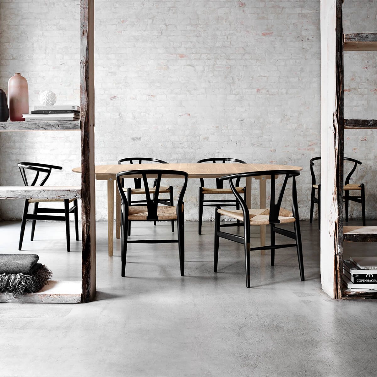 Oak Oil / Mobile / CH338 Dining Table, designed by Hans J Wegner for Carl Hansen