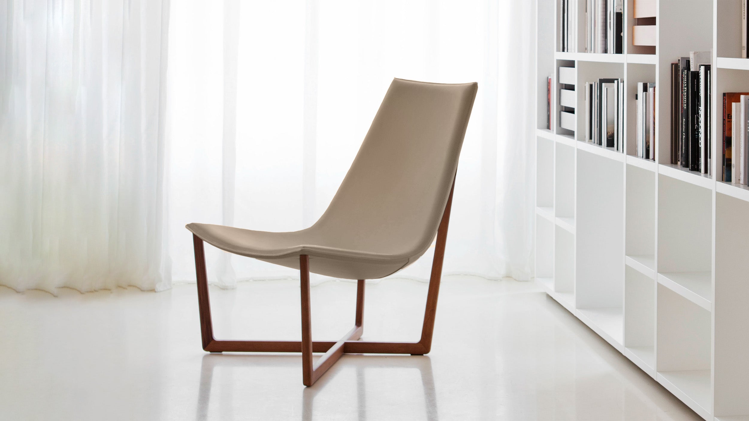 Desktop / Jade Lounge Chair, designed by Christophe Pillet for Porro