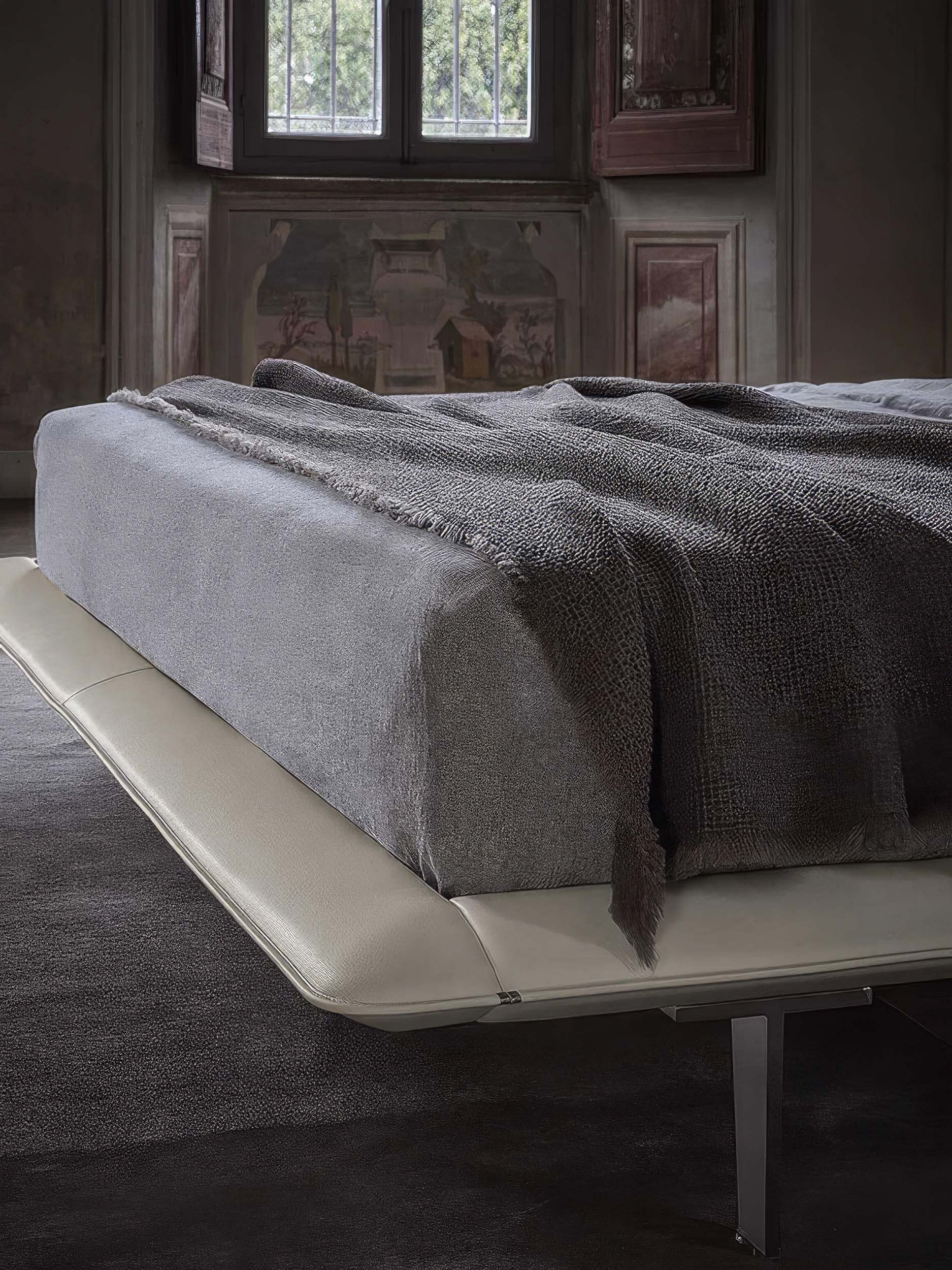 Poltrona Frau Bed John-John Bed