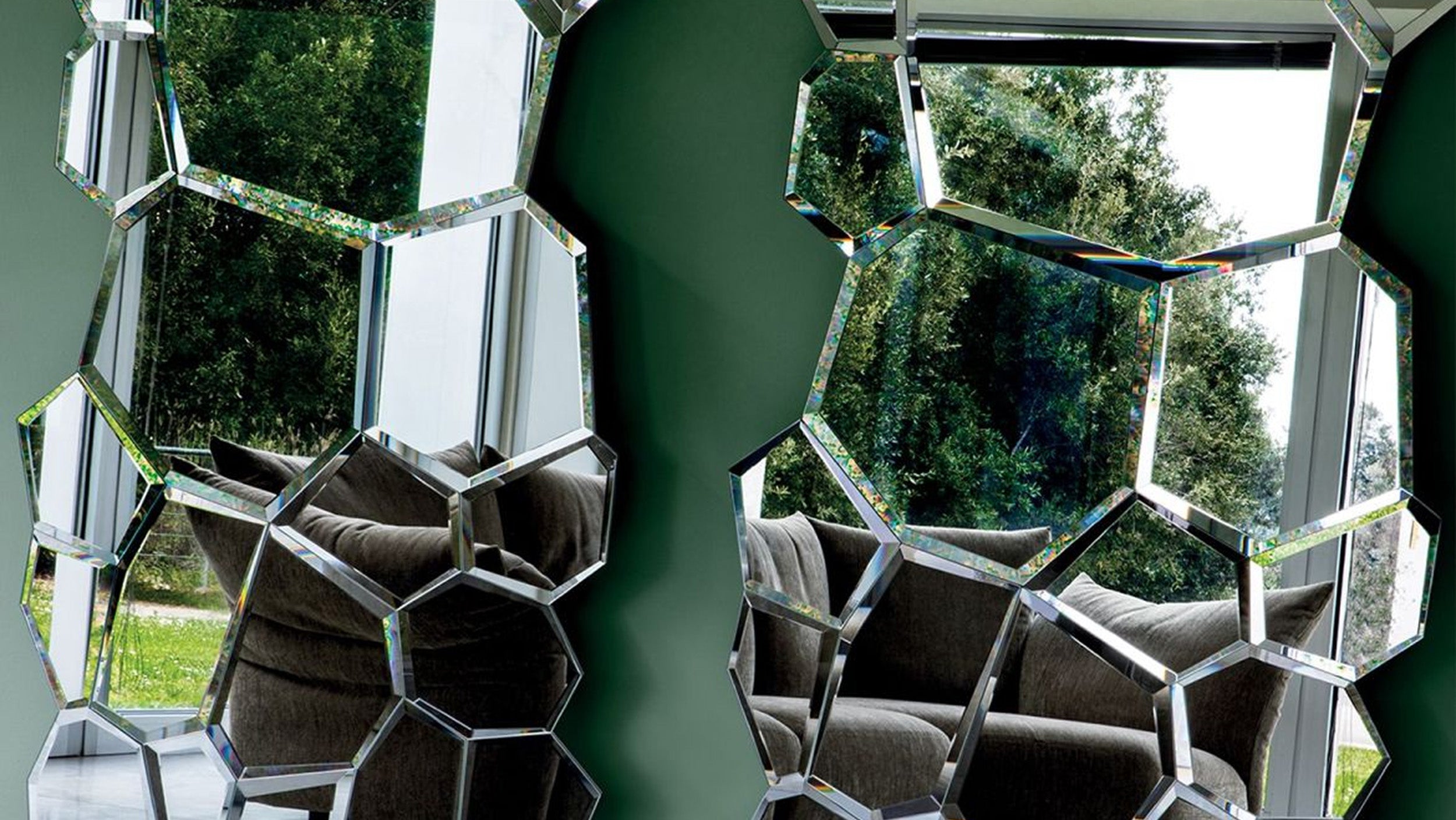 Desktop / Jubile Mirror, designed by Estudio Campana for Edra