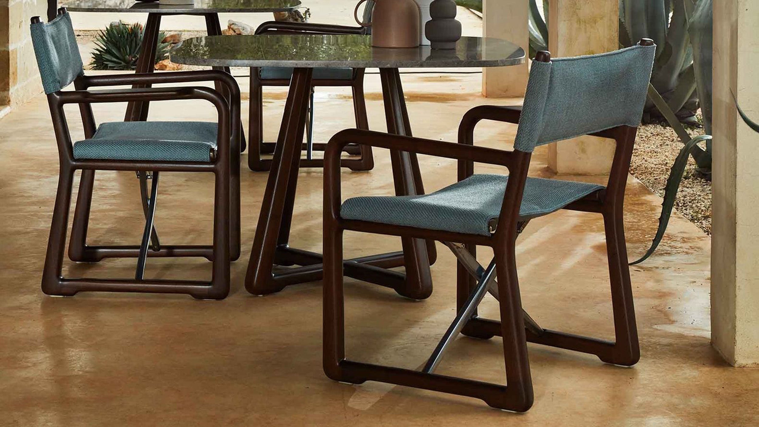 Desktop / LPIDC01 Folding Director's Chair, designed by Paola Navone for Exteta