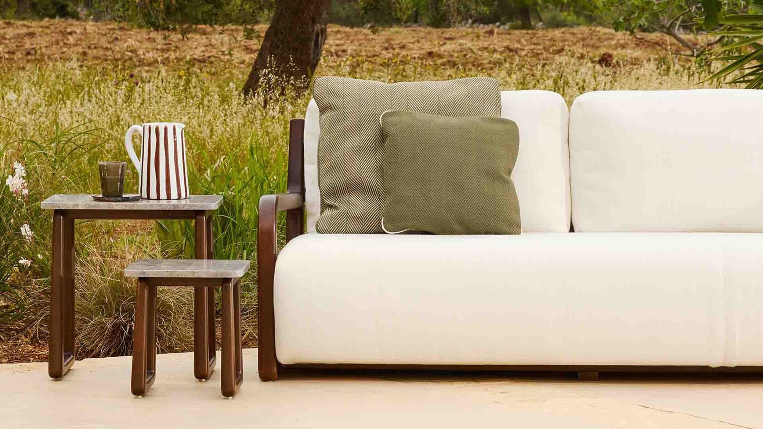 Desktop / LPIDC08 Sofa, designed by Paola Navone for Exteta
