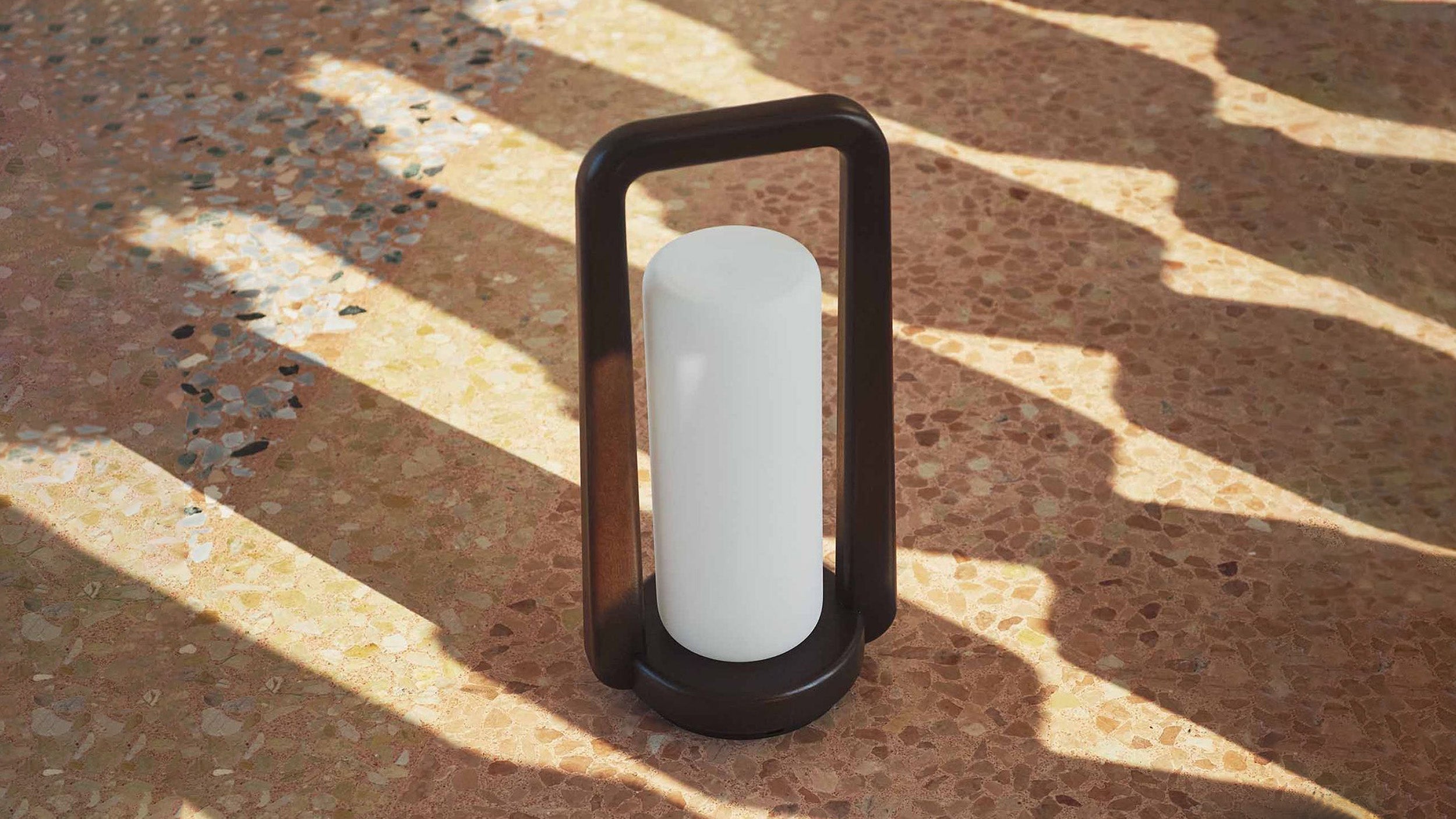 Desktop / LPIDC15 Portable Lamp, designed by Paola Navone for Exteta