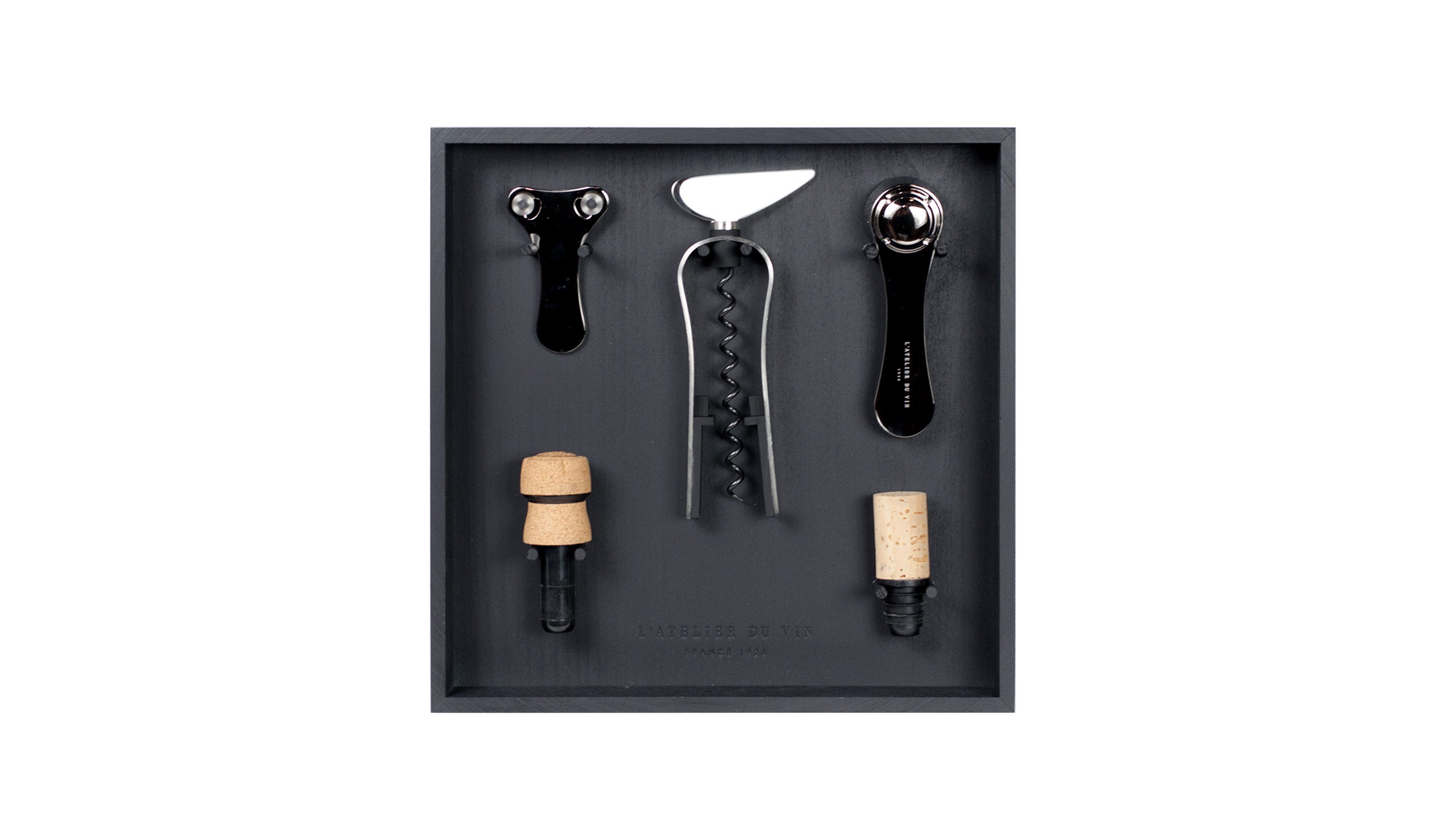 Desktop / Le Ratelier a Outils du Vin designed by L’Atelier du Vin
