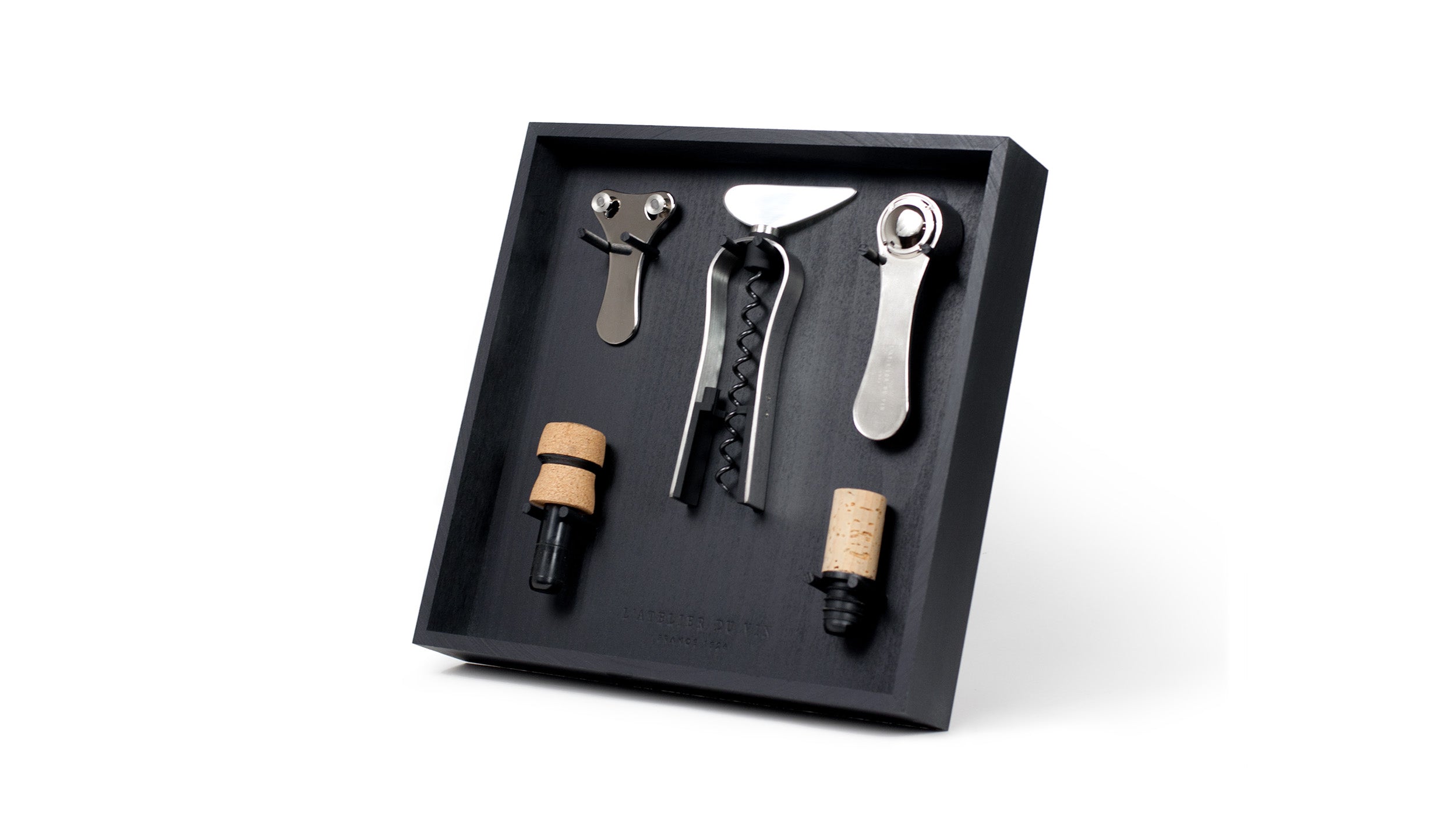Desktop / Le Ratelier a Outils du Vin designed by L’Atelier du Vin