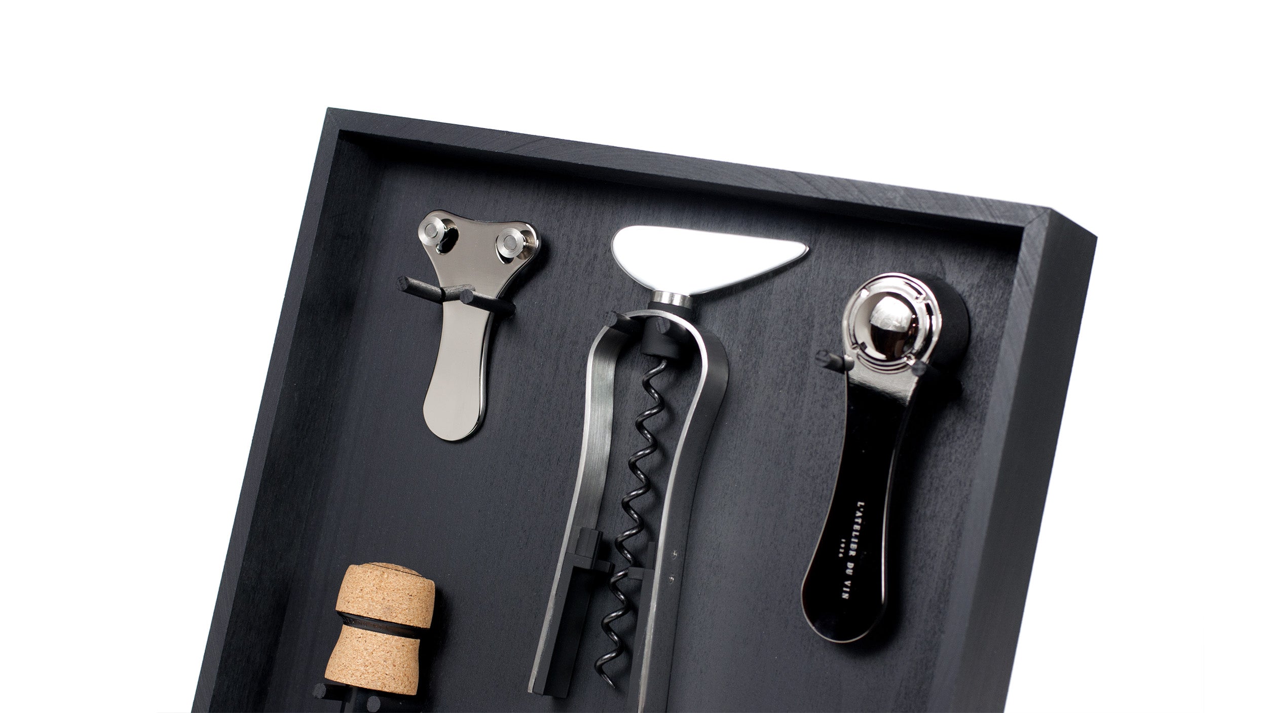 Desktop / Le Ratelier a Outils du Vin designed by L’Atelier du Vin