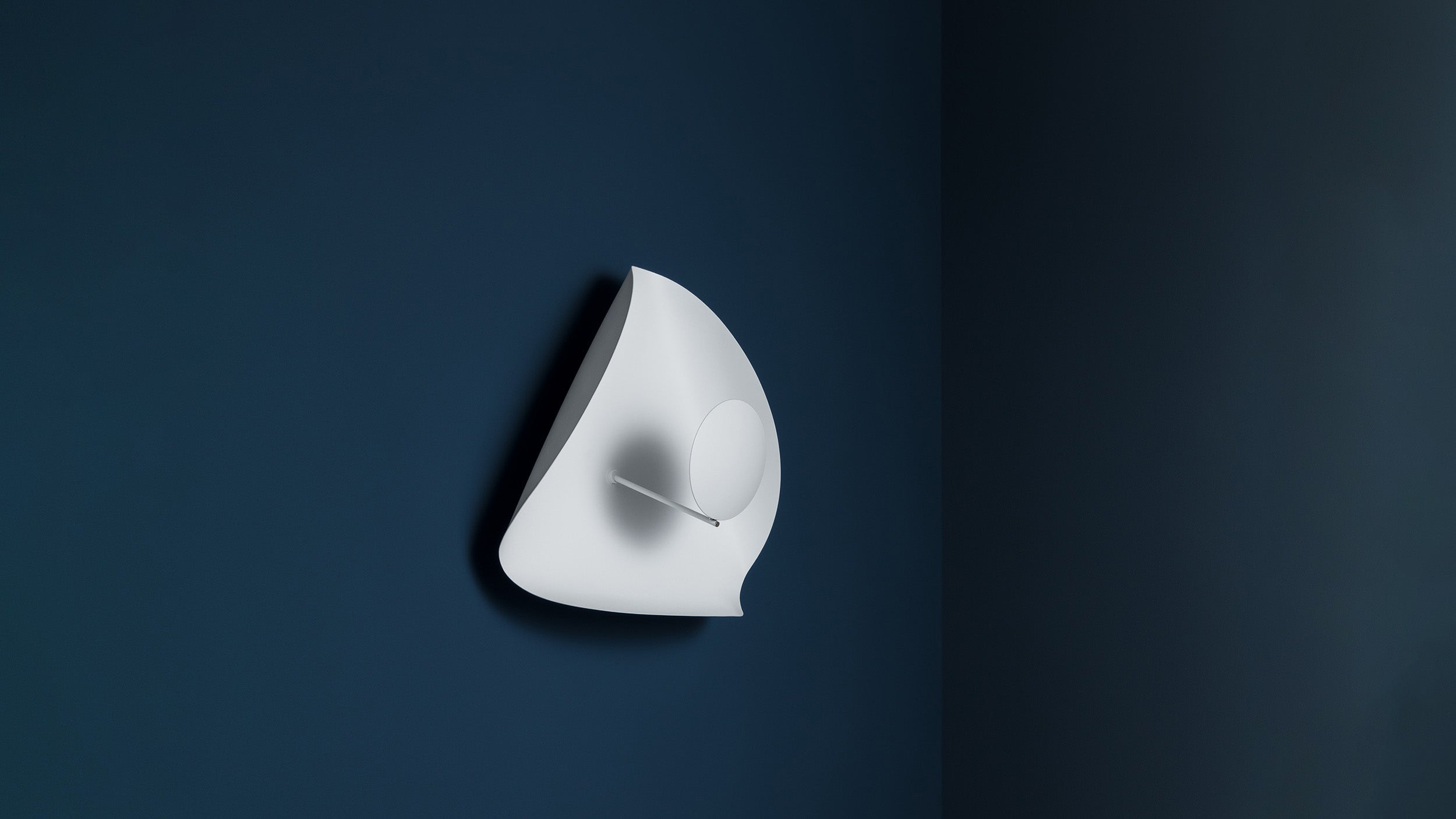 Desktop / Lederam Manta CWS1 by Catellani & Smith