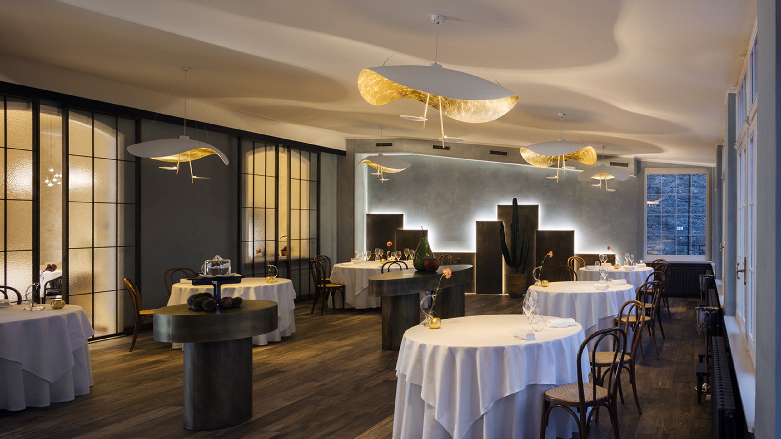 Desktop / Lederam Manta Pendant Lamps by Catellani & Smith