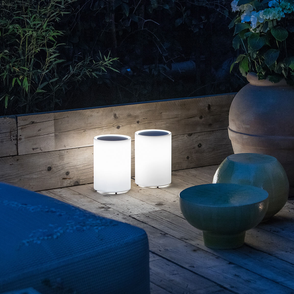Mobile / WhiteMenu / Lenta Outdoor Floor Lamp, Designed by Bestetti Associati and Davide Groppi