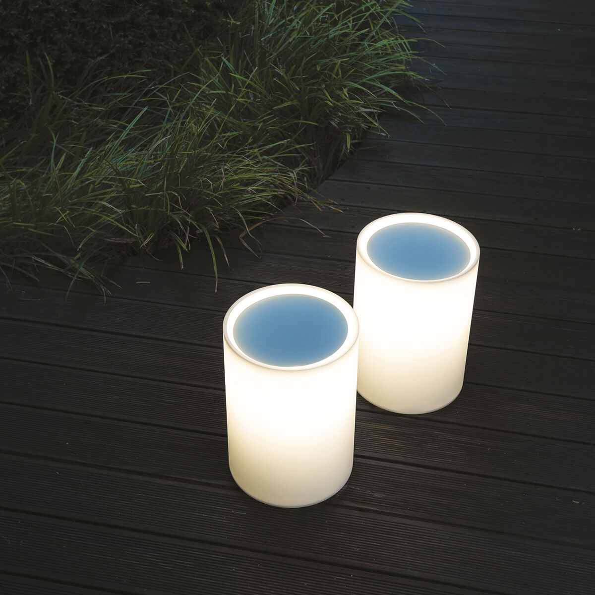 Mobile / WhiteMenu / Lenta Outdoor Floor Lamp, Designed by Bestetti Associati and Davide Groppi