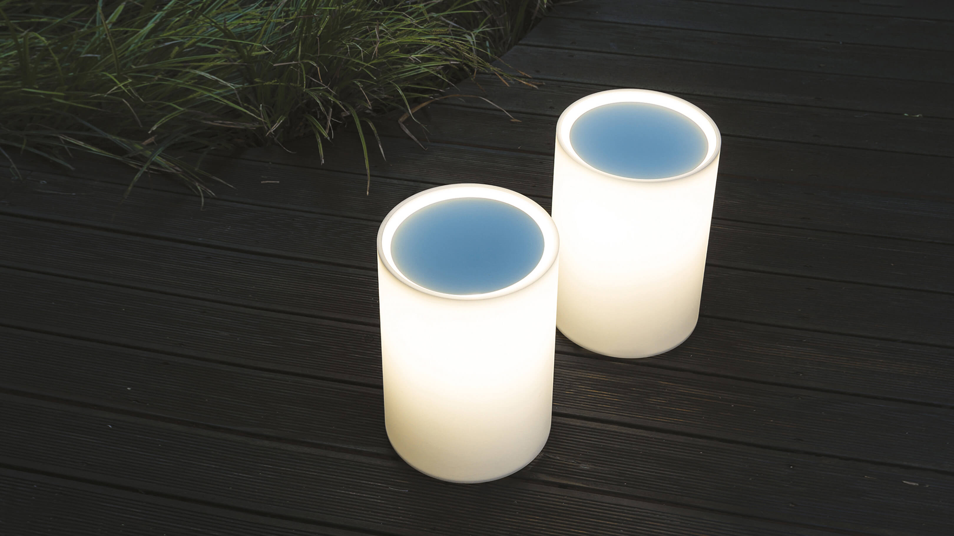 Desktop / WhiteMenu / Lenta Outdoor Floor Lamp, Designed by Bestetti Associati and Davide Groppi