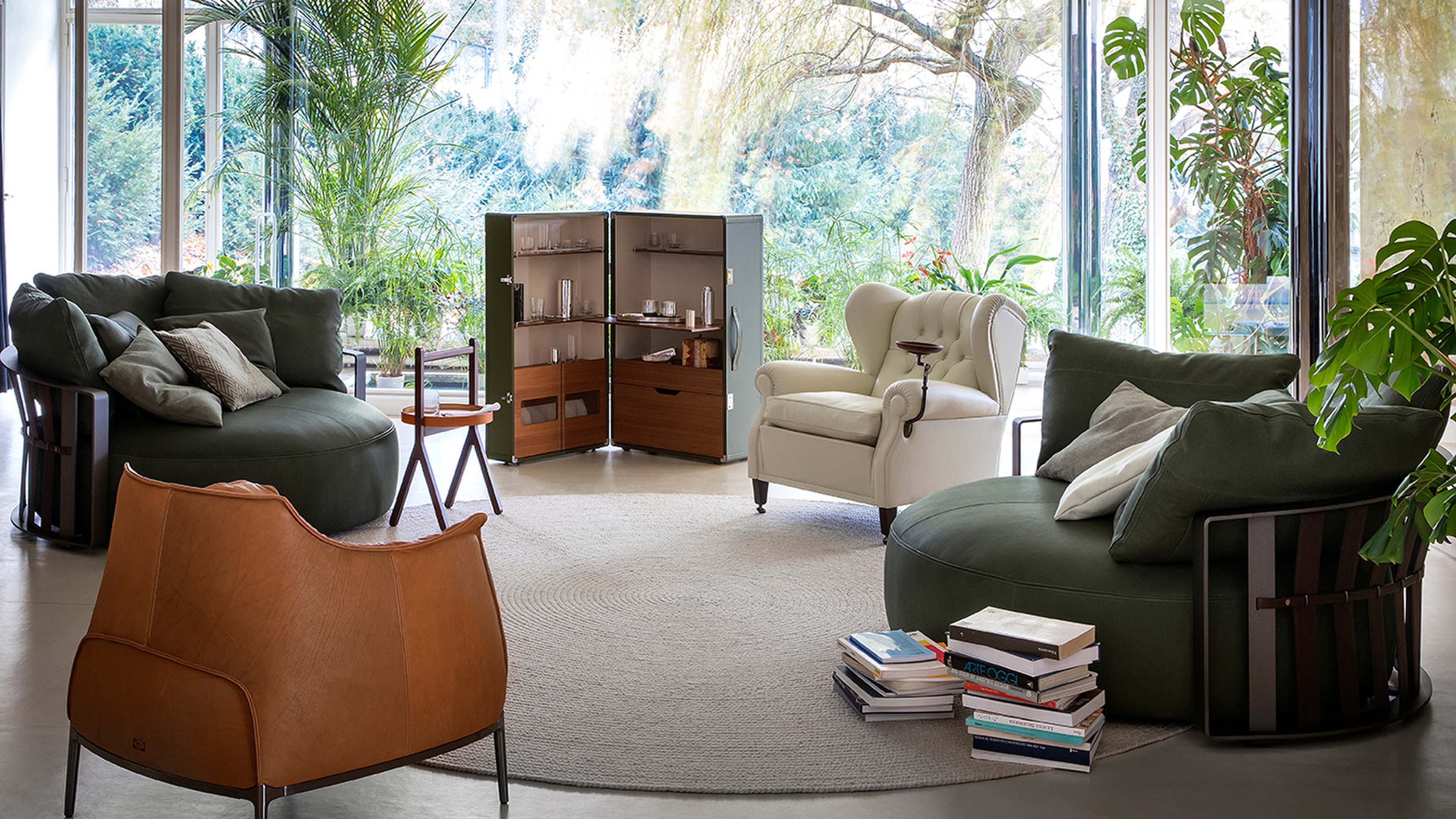 Desktop / 1919 Armchair by Poltrona Frau
