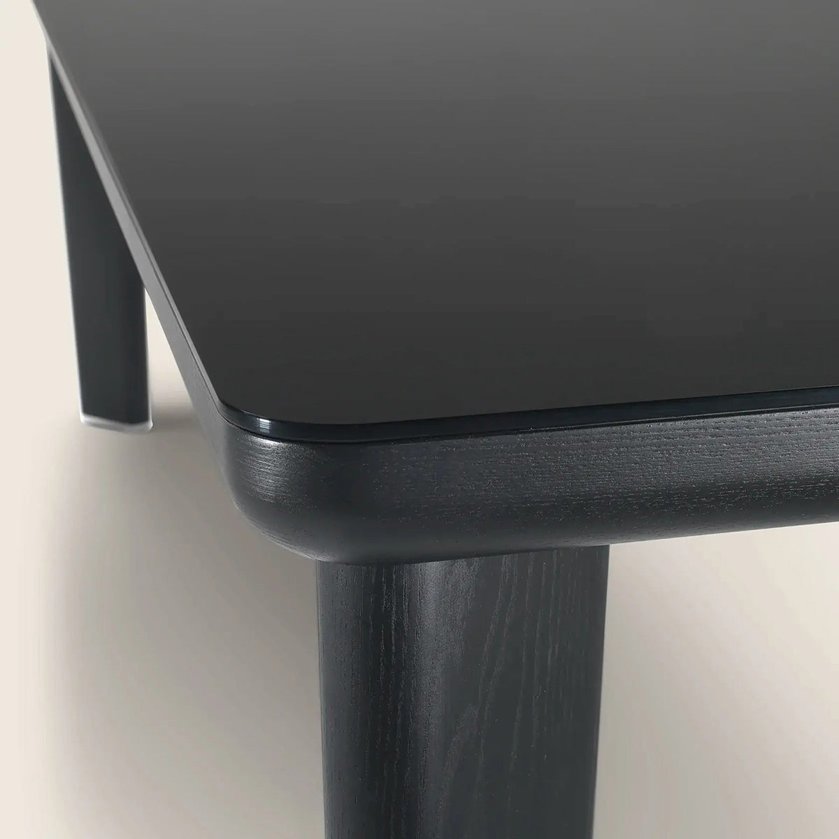 Mobile / Arnold Table, designed by Antonio Citterio for Flexform