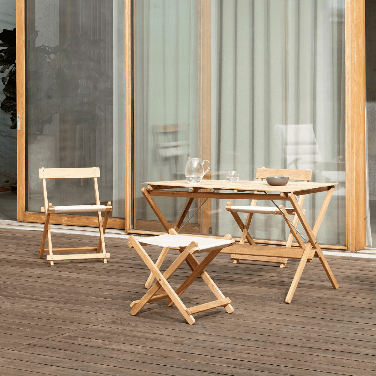 Mobile / BM3670 Dining Table, designed by Borge Mogensen for Carl Hansen & Son