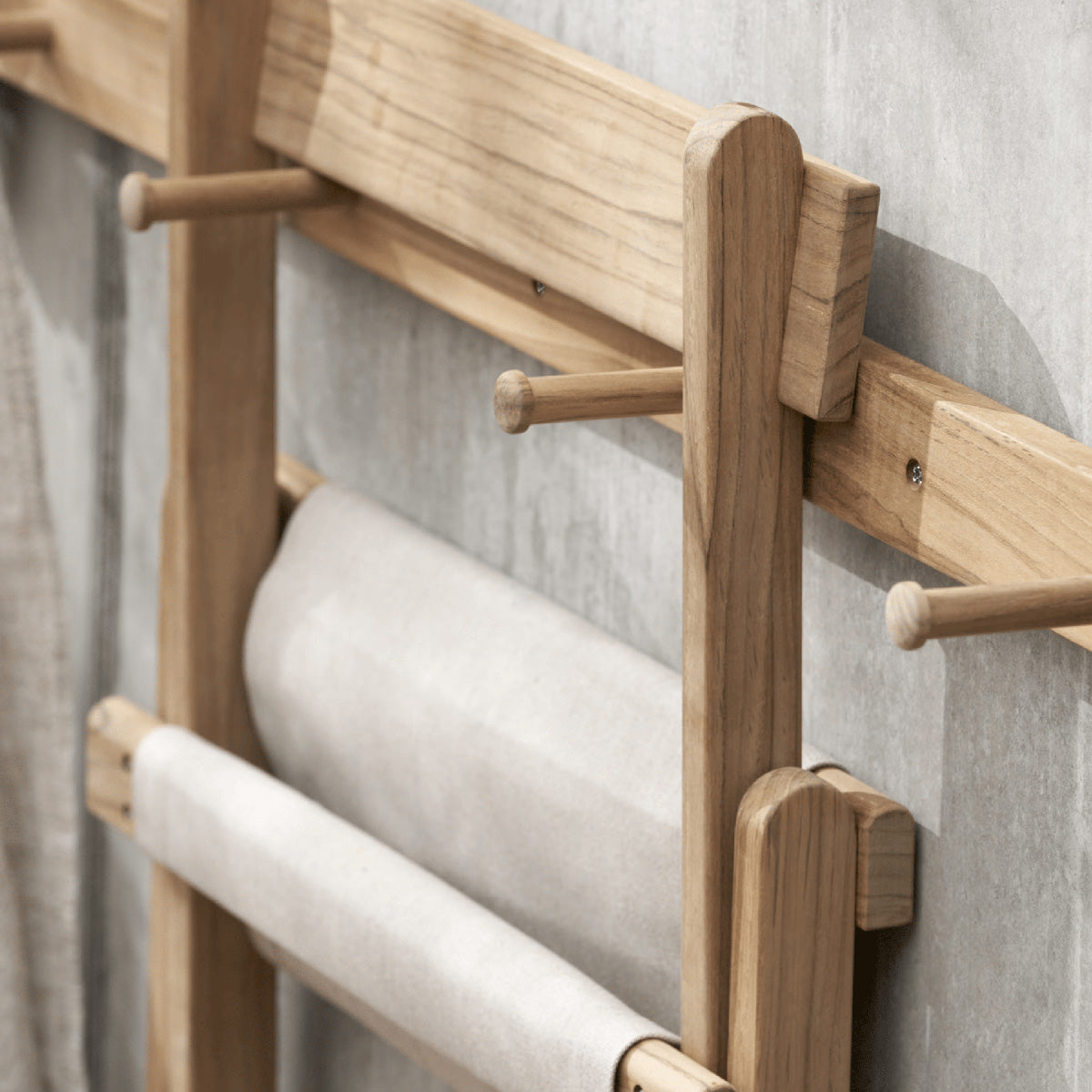 Mobile / BM4570 Dining Chair, designed by Borge Mogensen for Carl Hansen & Son