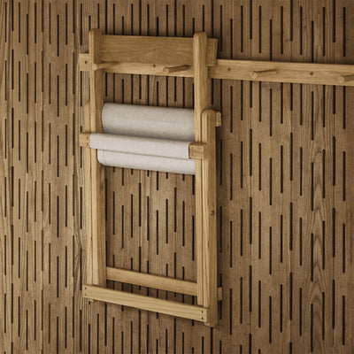 Mobile / BM4570 Dining Chair, designed by Borge Mogensen for Carl Hansen & Son