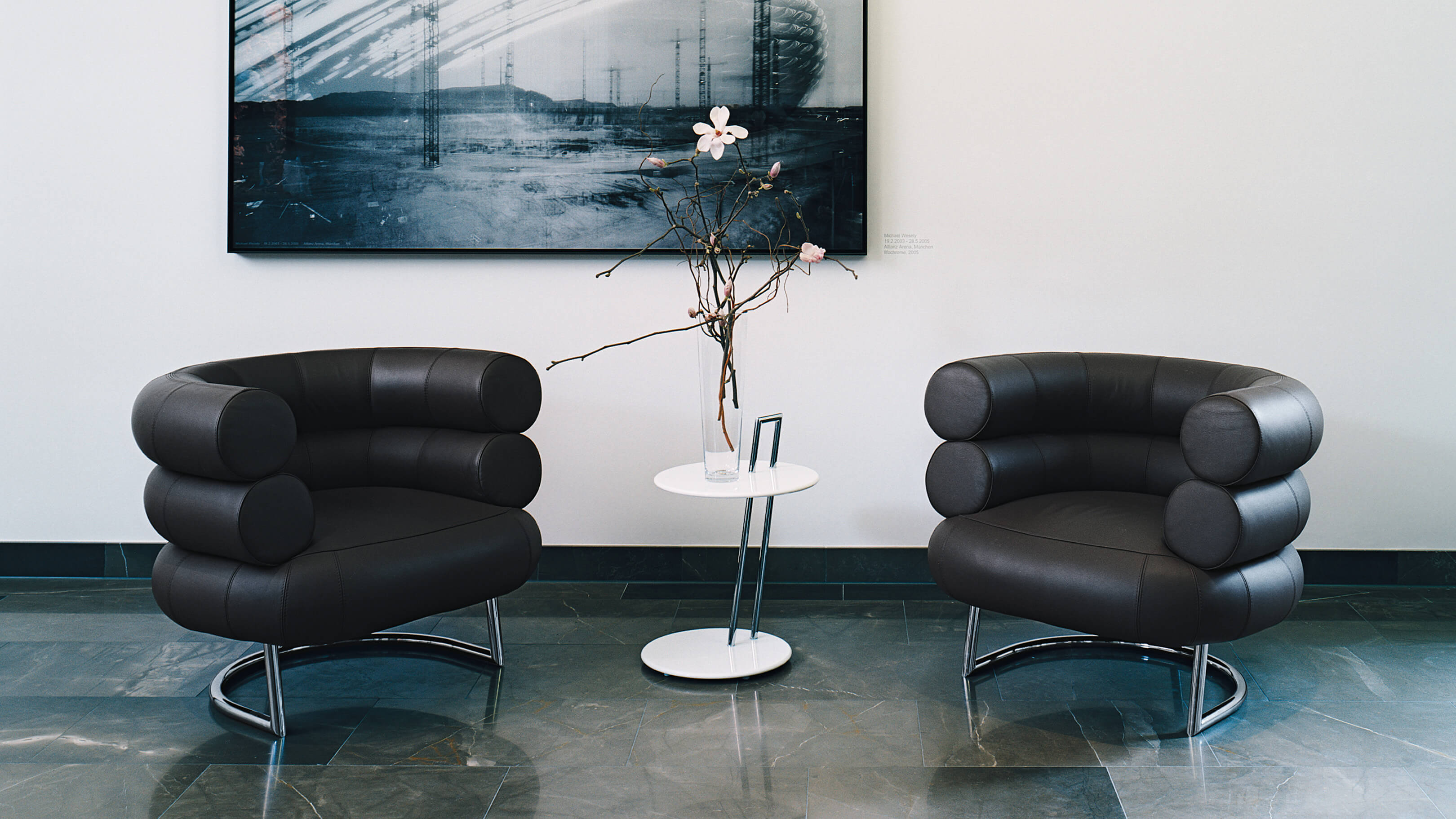 White / Desktop / Occasional Table, designed by Eileen Gray made by Classicon