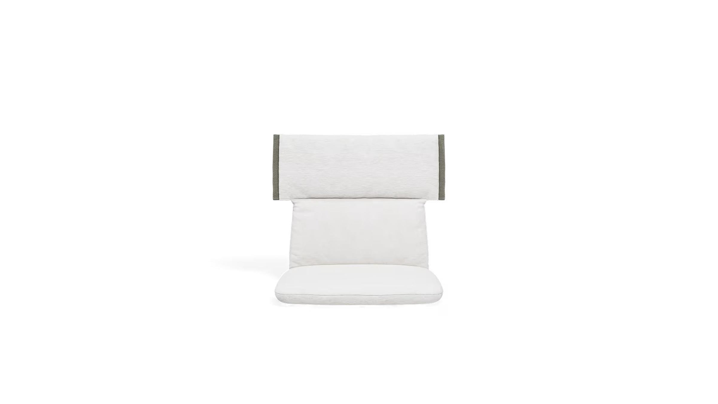 Carl Hansen & Søn Armchair E008 Embrace Outdoor Dining Chair with Cushion