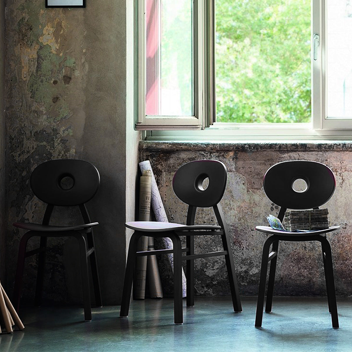 Mobile / The Elipse Chair, designed by Patrick Jouin for Zanotta
