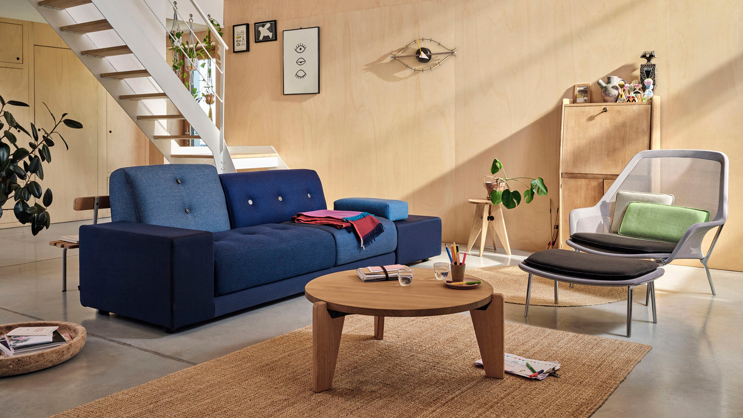 Desktop / Eye Clock, designed by George Nelson and made by Vitra