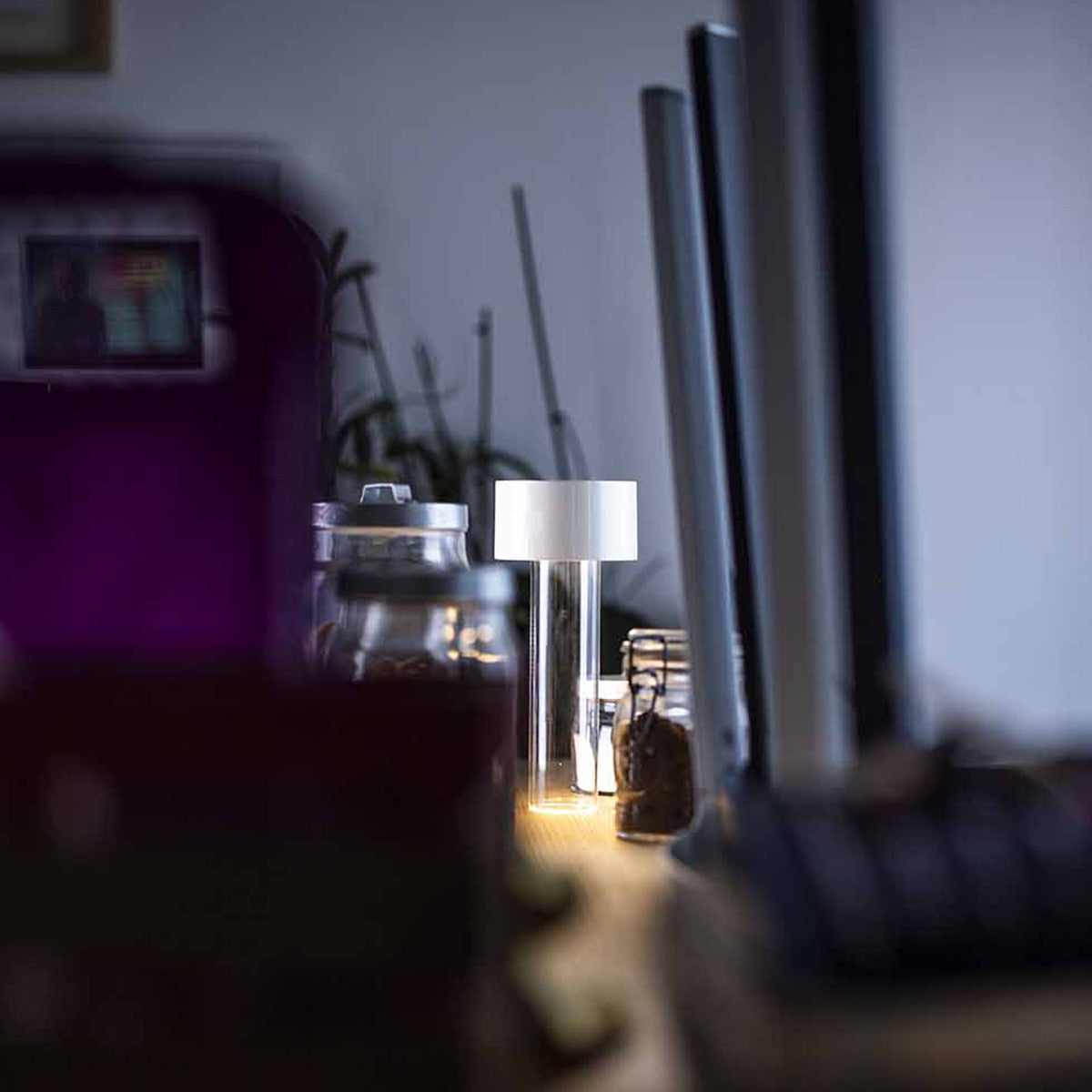 White / Mobile / Fleur Table Lamp, designed by Rodolfo Dordoni for Foscarini