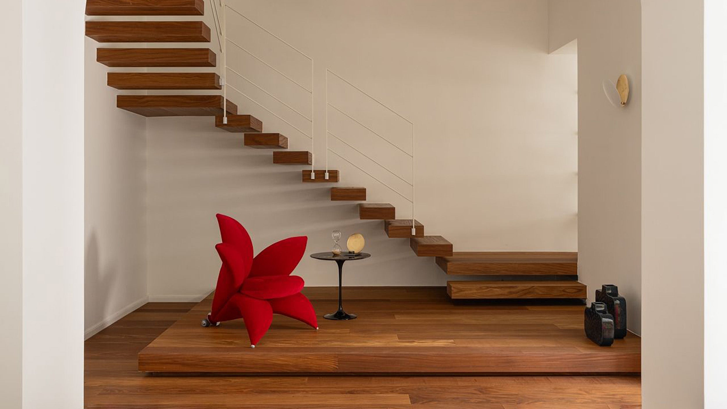 Desktop / Getsuen Chair, designed by Masanori Umeda for Edra