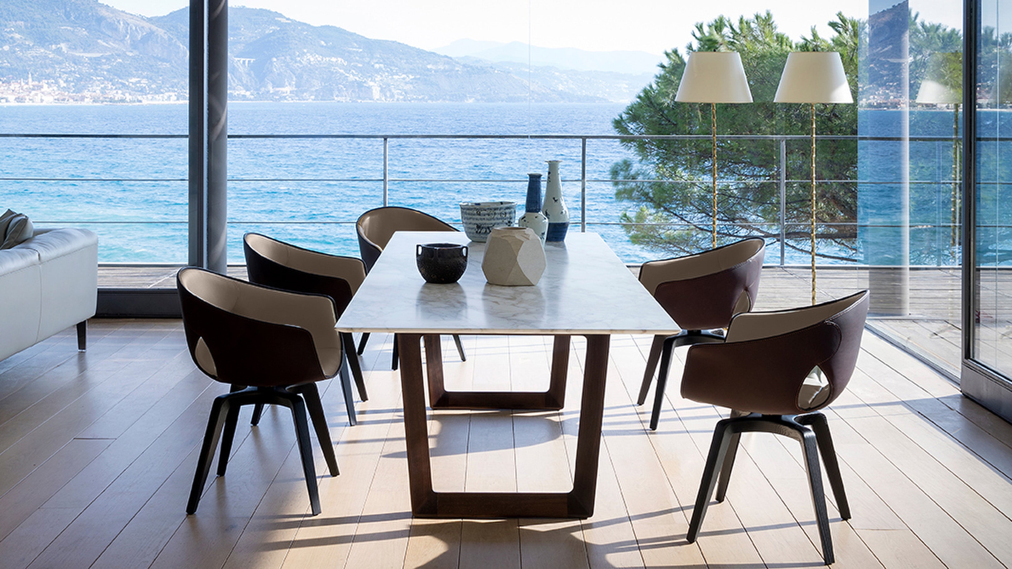 Desktop / Ginger Swivel Chair, designed by Roberto Lazzeroni for Poltrona Frau