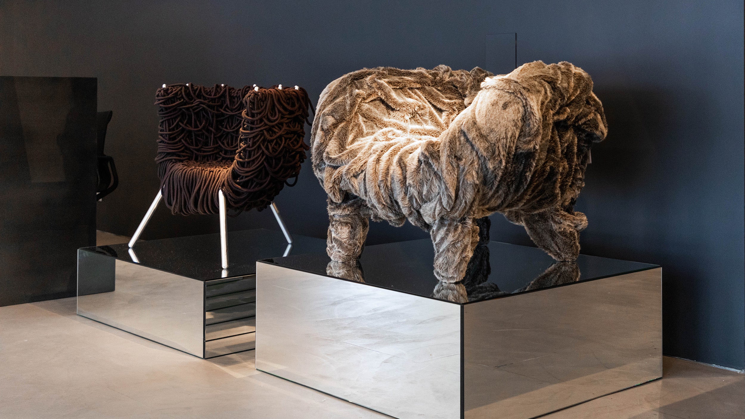 Desktop / Grinza Chair by Fernando and Humberto Campana for Edra