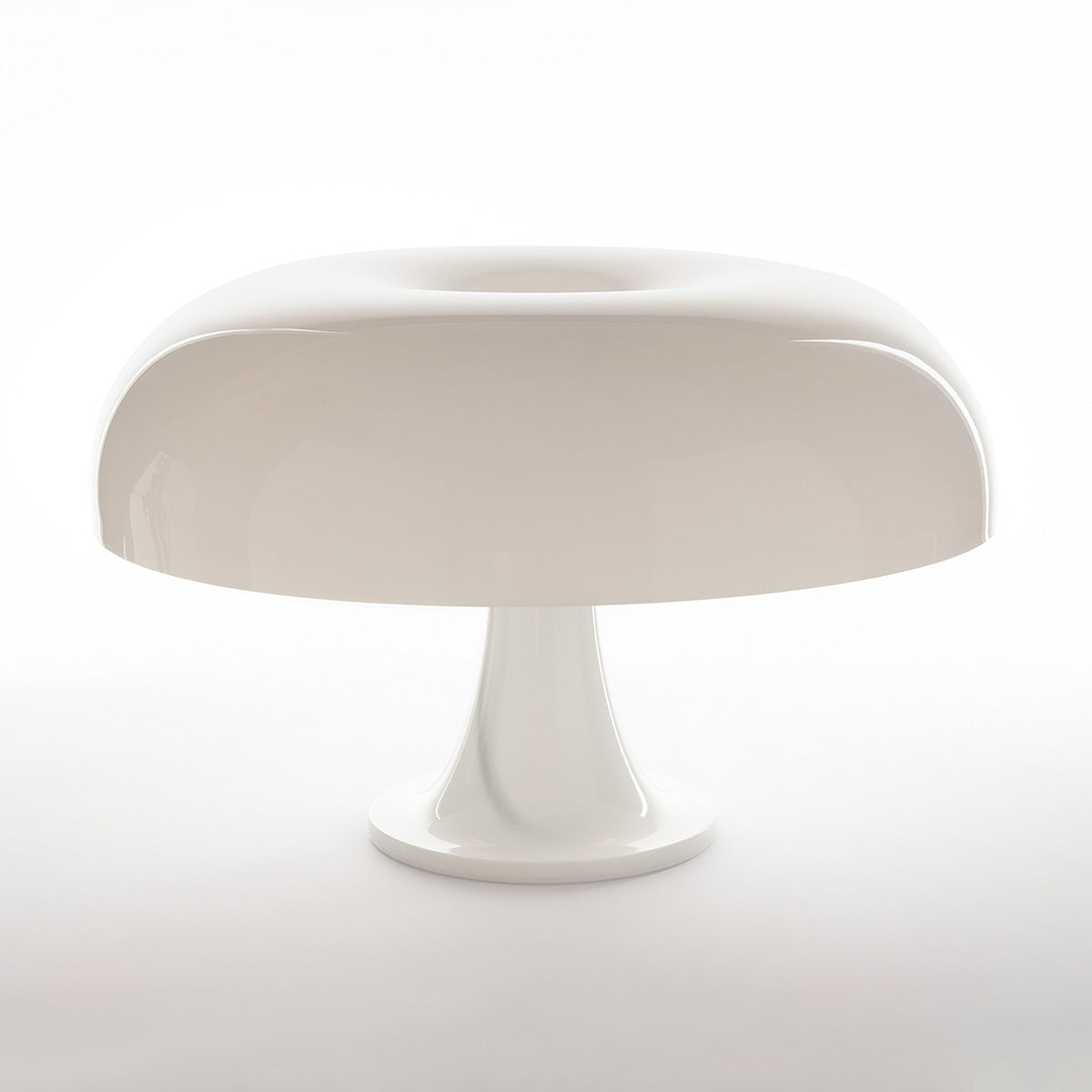 White / Mobile / Nesso Lamp, designed by Giancarlo Mattioli