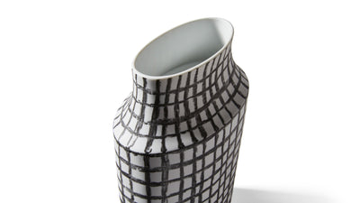 Desktop / Post Scriptum Elliptical Vase, designed by Formafantasma for Cassina