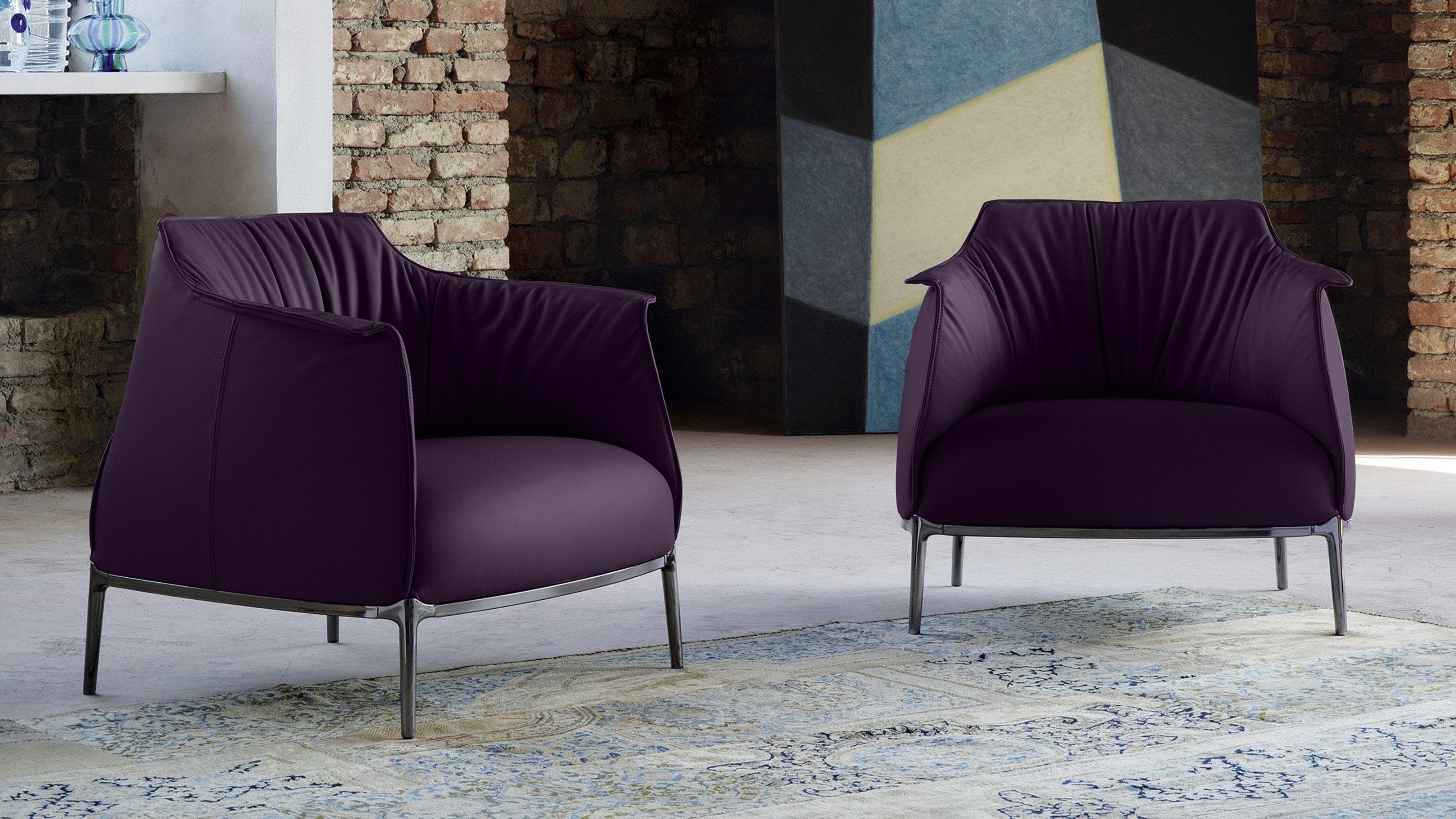 Desktop / Archibald Armchair in Ume Leather by Poltrona Frau