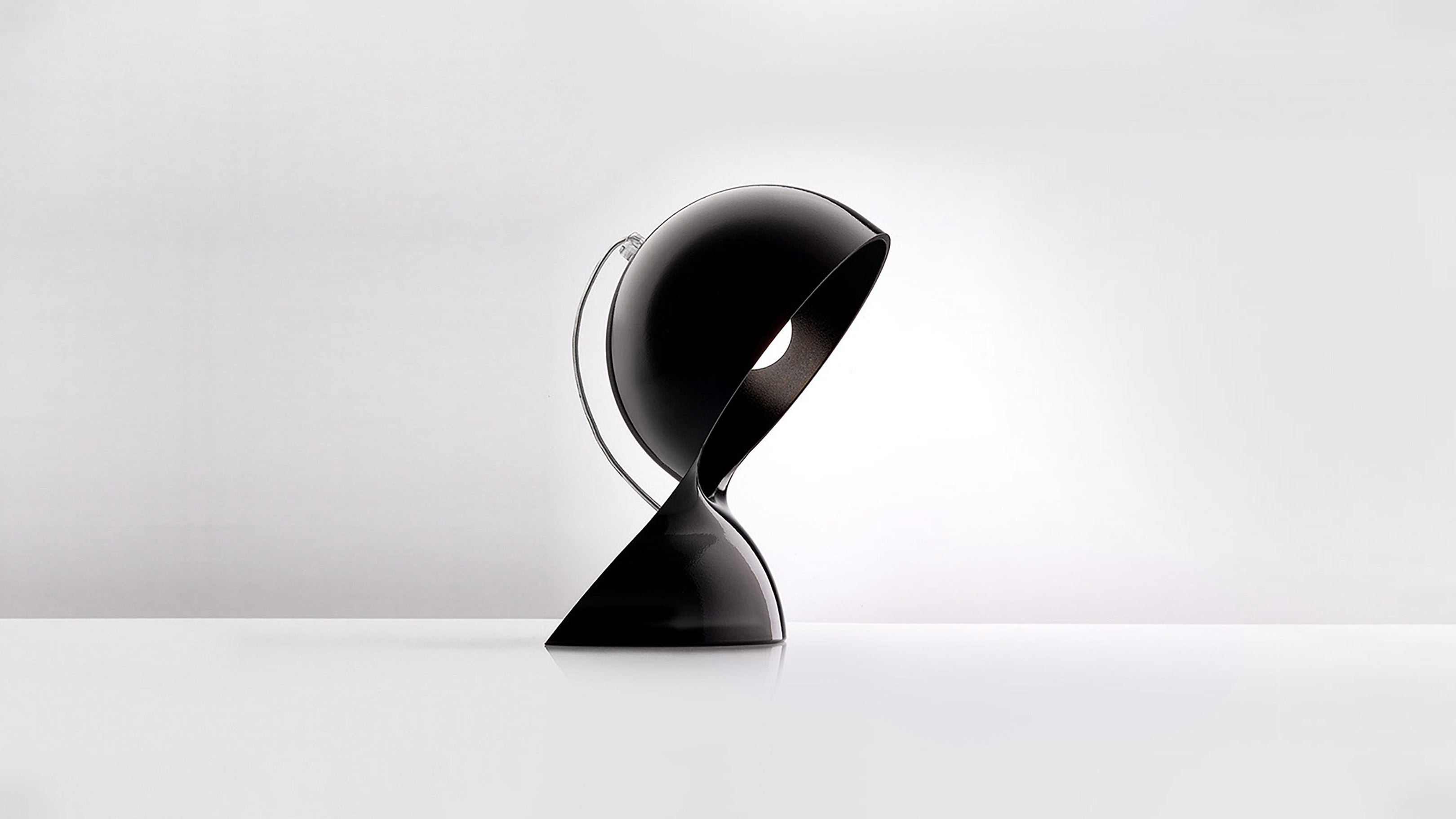 Desktop / Dalù Lamp,designed by Vico Magistretti