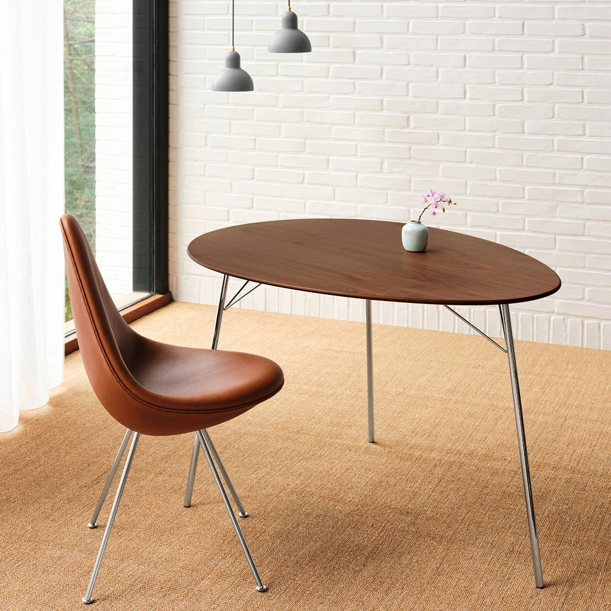 Mobile / Drop Chair, designed by Arne Jacobsen