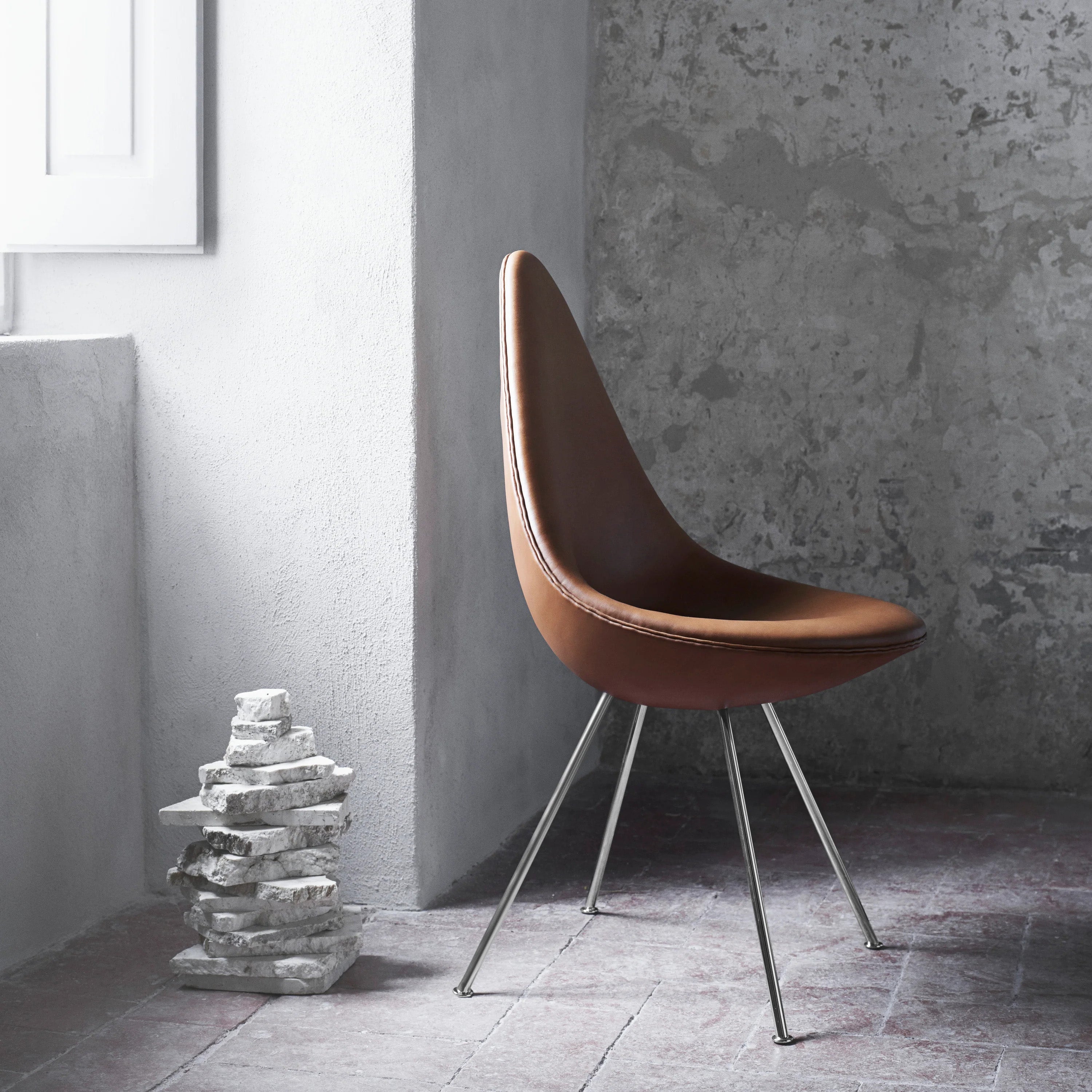 Mobile / Drop Chair, designed by Arne Jacobsen