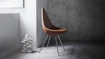 Desktop / Drop Chair, designed by Arne Jacobsen