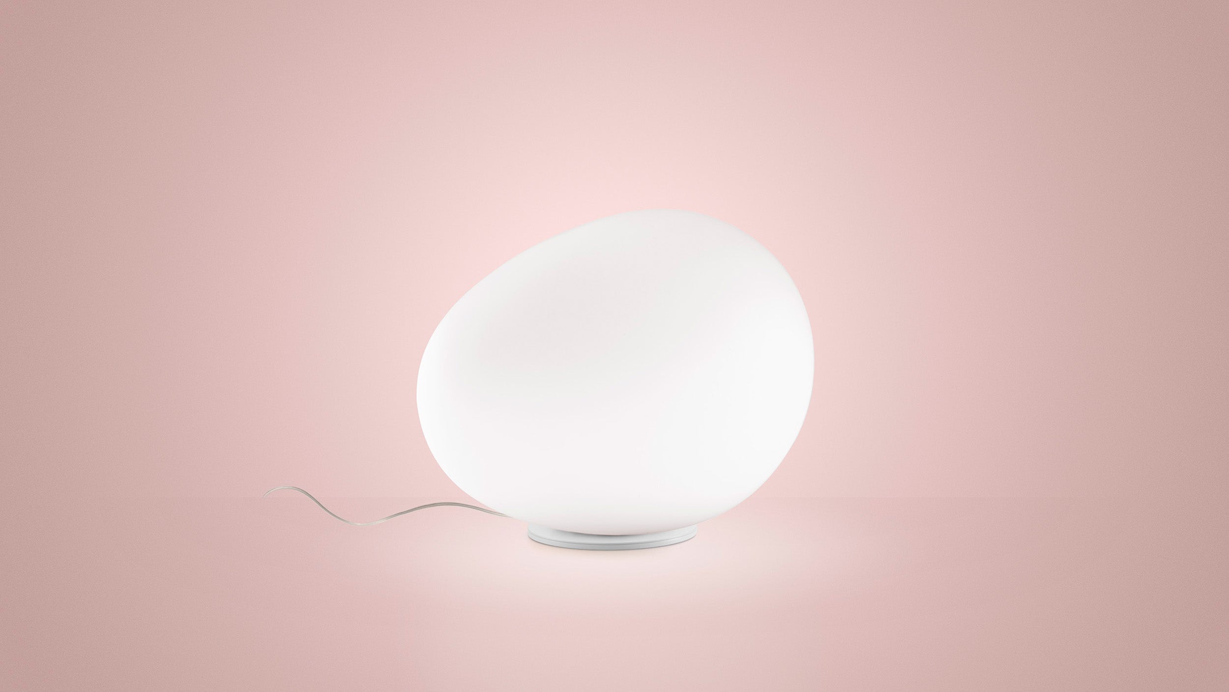 Desktop / Gregg Table Lamp Medium, designed by Ludovica Palomba and Roberto Palomba for Foscarini