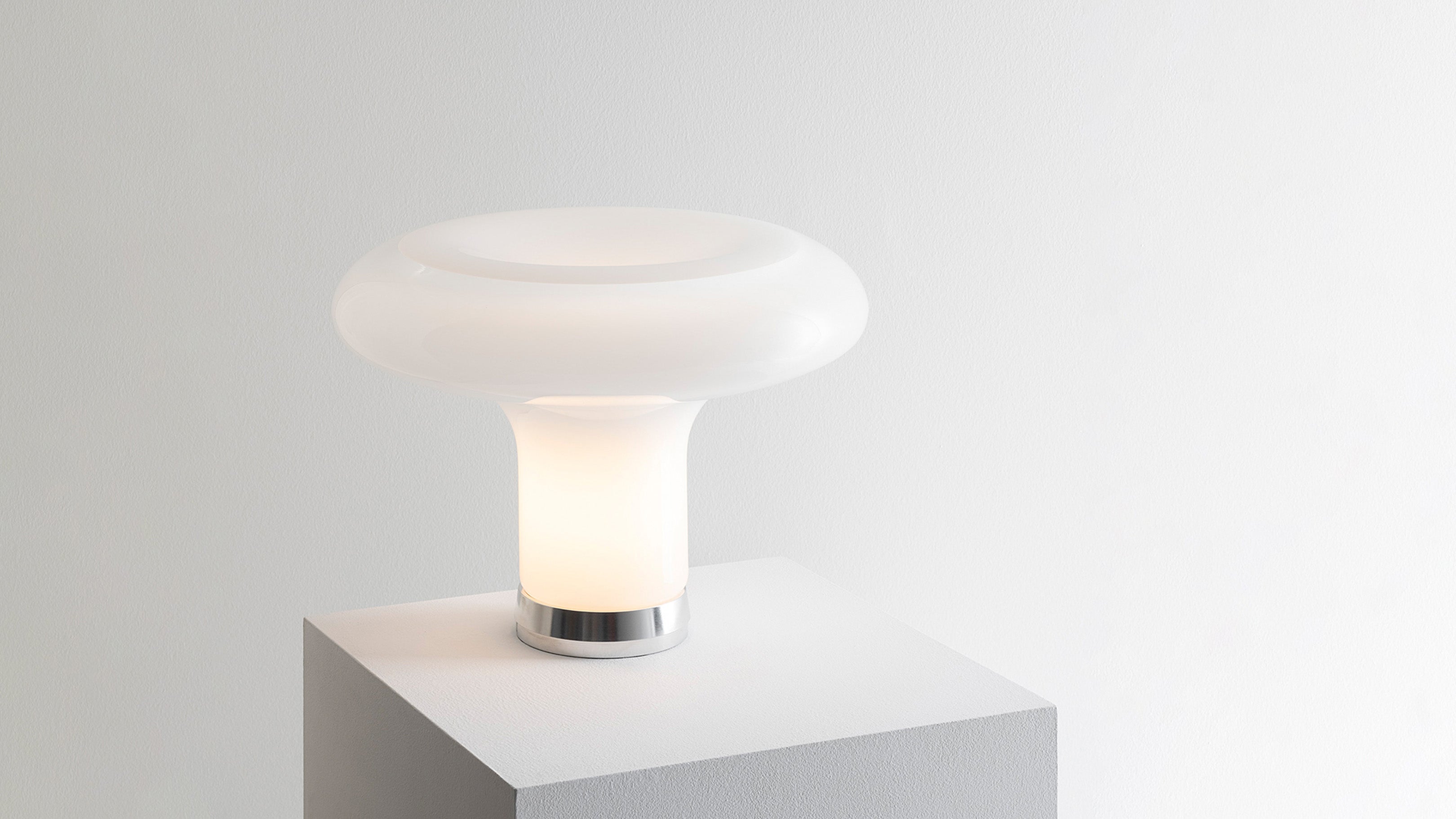 Desktop / Lesbo Table Lamp, designed by Angelo Mangiarotti