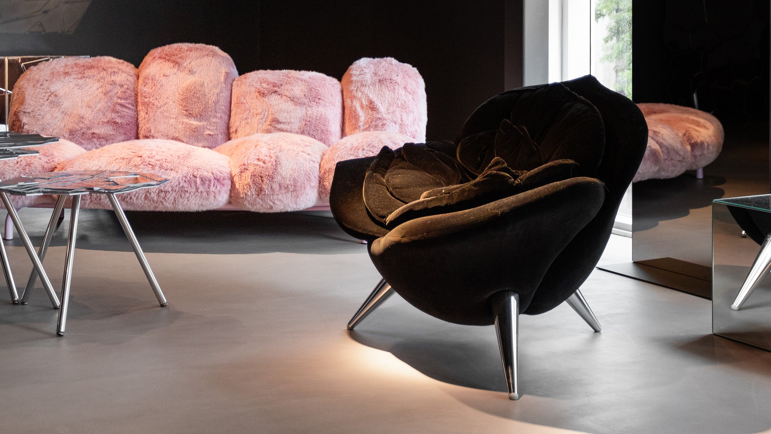 Desktop / Rose Chair, designed by Masanori Umeda for Edra