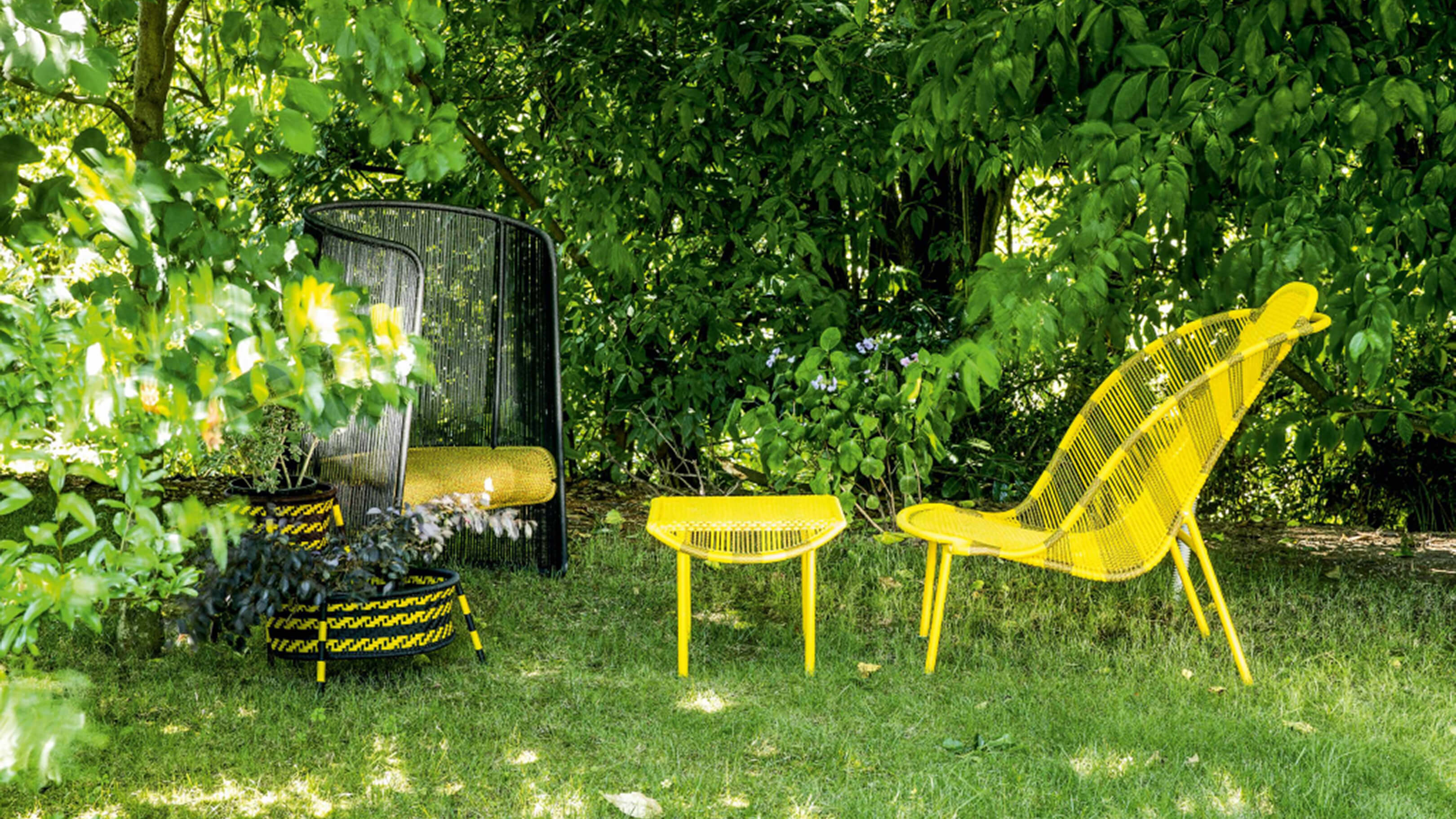 Desktop / BlackMenu / Imba Chair and Lounge, designed by Frederica Capitani
